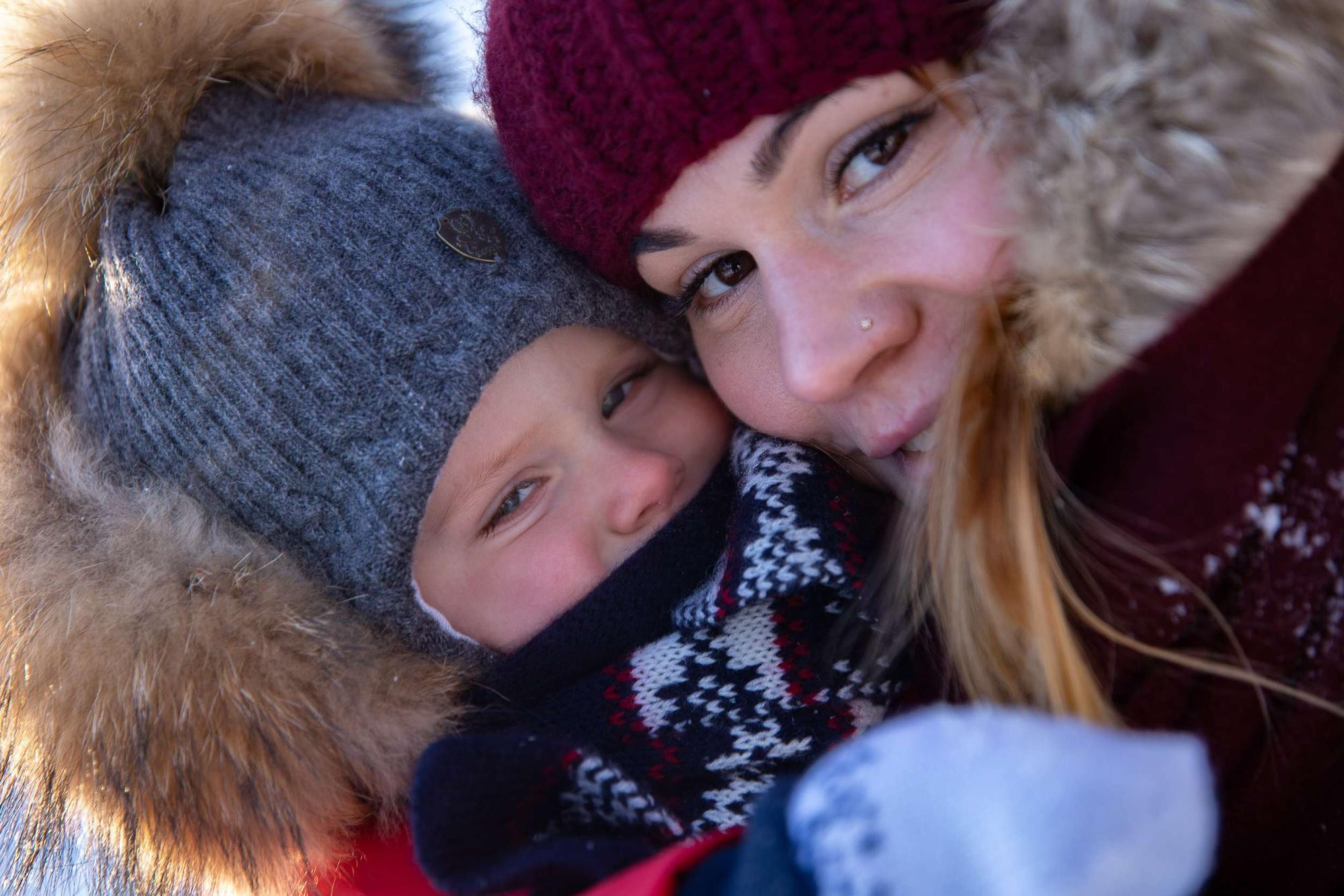 Новогодняя фотосессия в квартире для маленького мальчика и его мамы. Семейный и школьный фотограф в Москве Анна Ткач