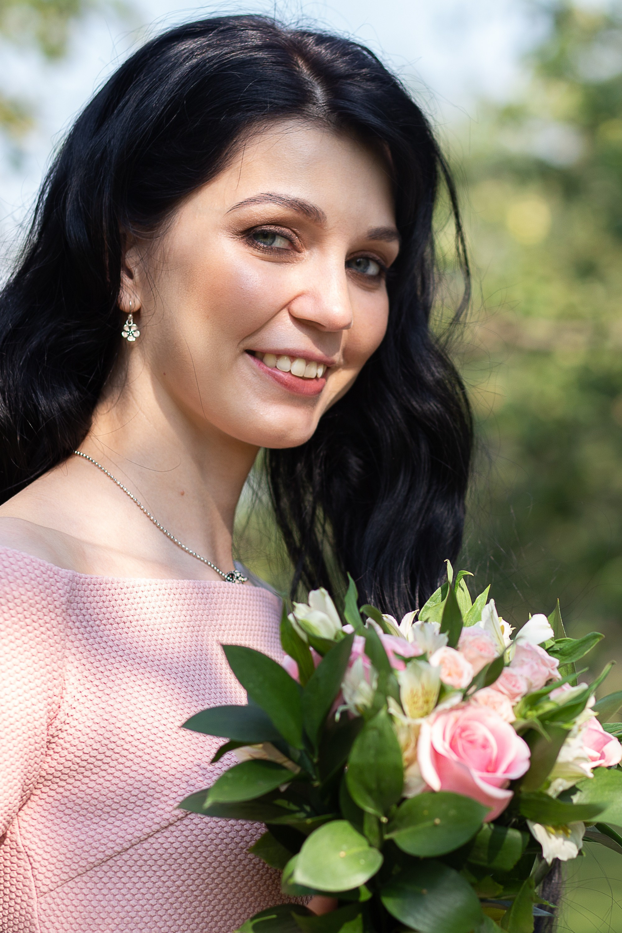 Свадебная прогулка в парке Коломенское в Москве летом. Семейный и школьный фотограф в Москве Анна Ткач