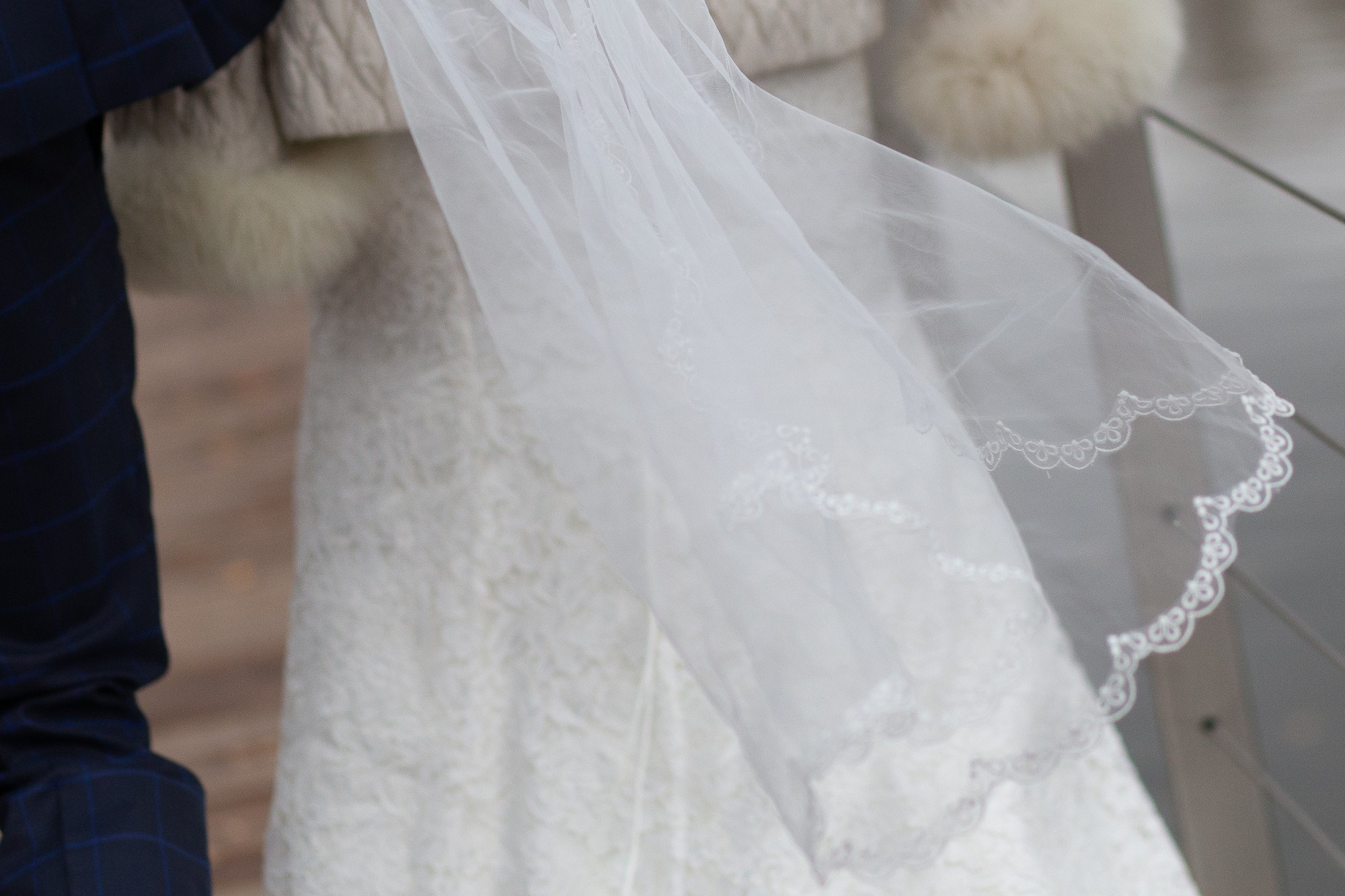 Свадебная прогулка для молодой пары на ВДНХ в Москве осенью. Семейный и школьный фотограф в Москве Анна Ткач