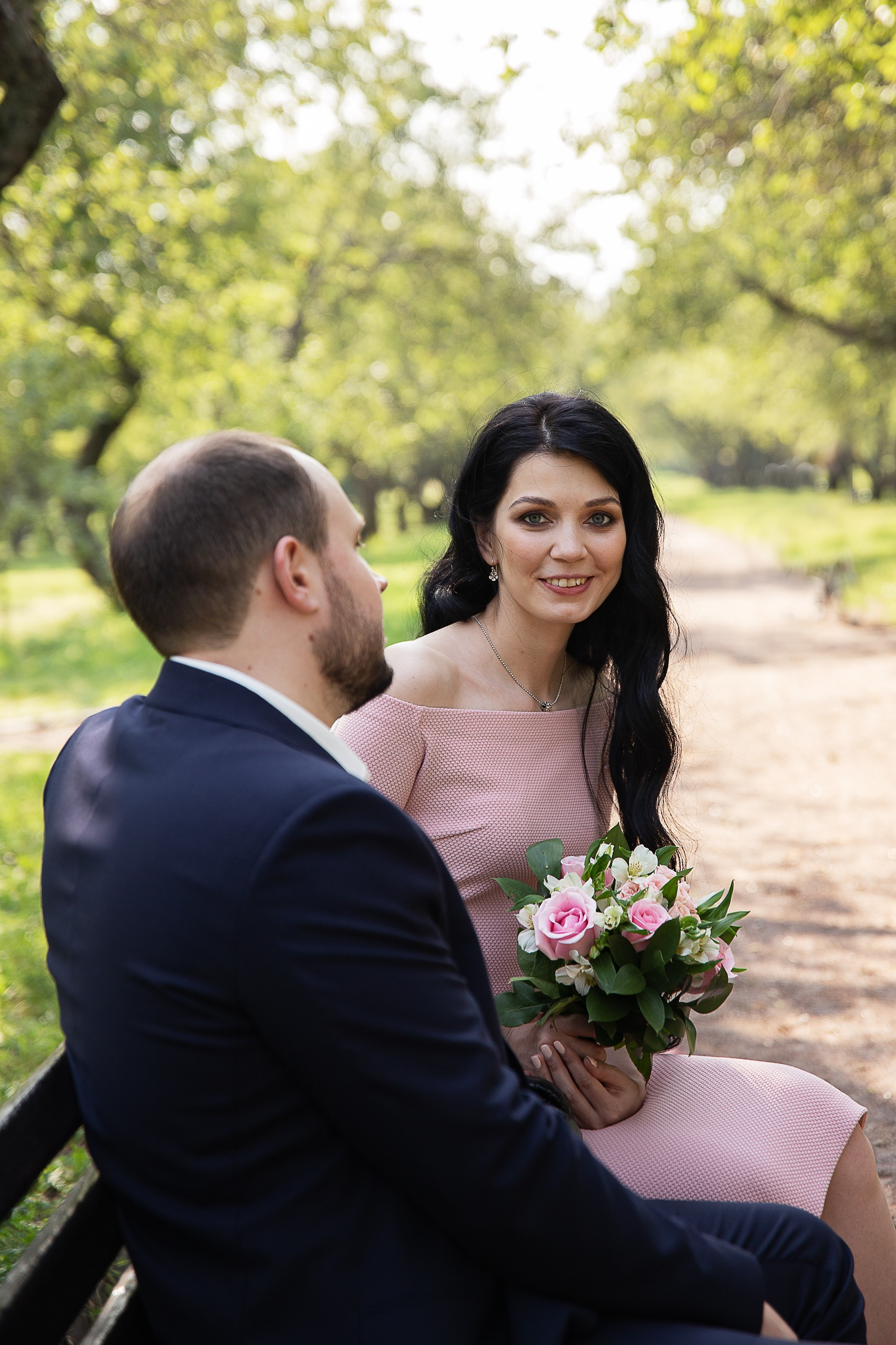 Свадебная прогулка в парке Коломенское в Москве летом. Семейный и школьный фотограф в Москве Анна Ткач