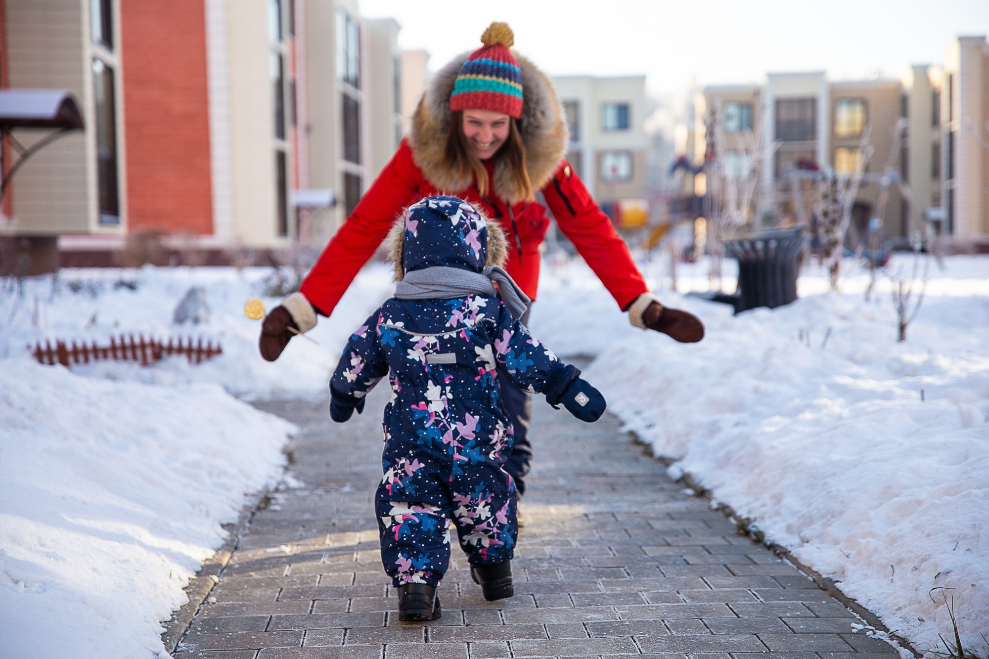 Фотосессия для мамы с дочкой дома и на улице зимой. Семейный и школьный фотограф в Москве Анна Ткач