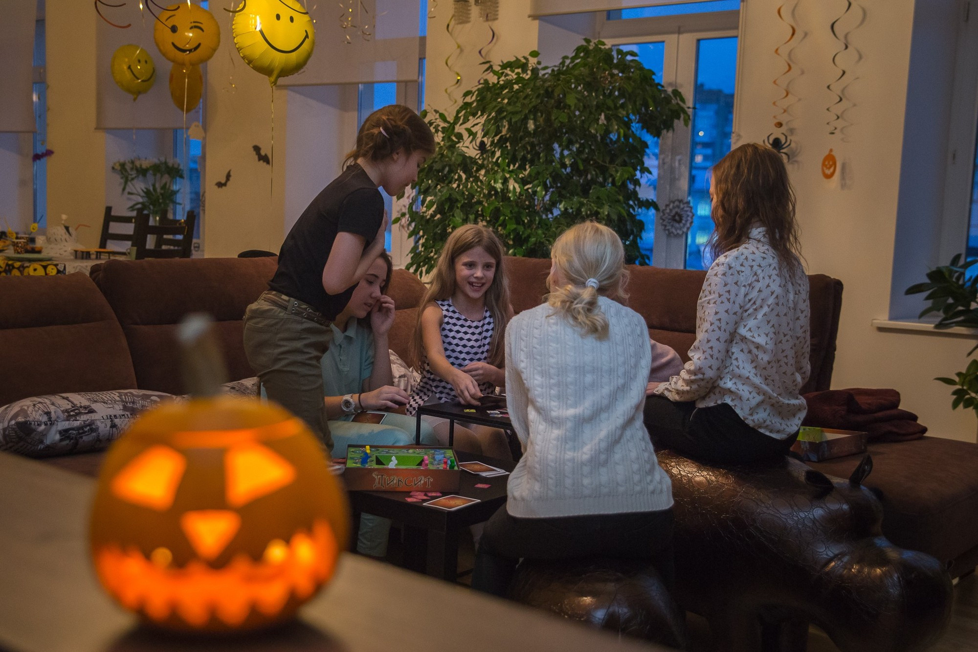 Домашняя репортажная съемка детского дня рождения в стиле Хэллоуин. Семейный и школьный фотограф в Москве Анна Ткач
