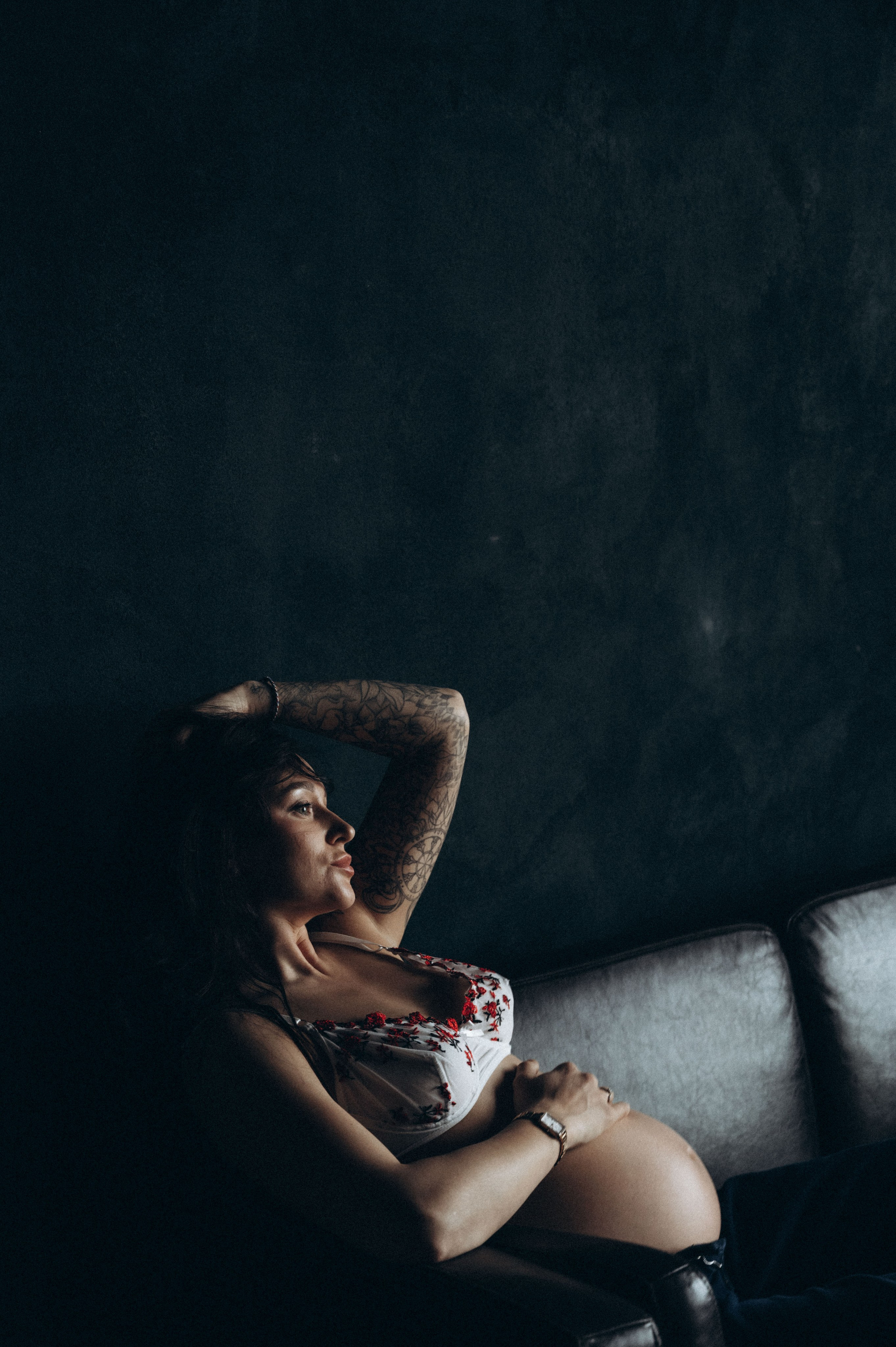 Профессиональный семейный и беременный фотограф в Санкт-Петербурге — Маргарита Иванова. Индивидуальные фотосессии под ключ: от образа до гот. Профессиональный фотограф беременности в СПБ. Стильные фотосессии беременности в стиле минимализм и классическая фотография