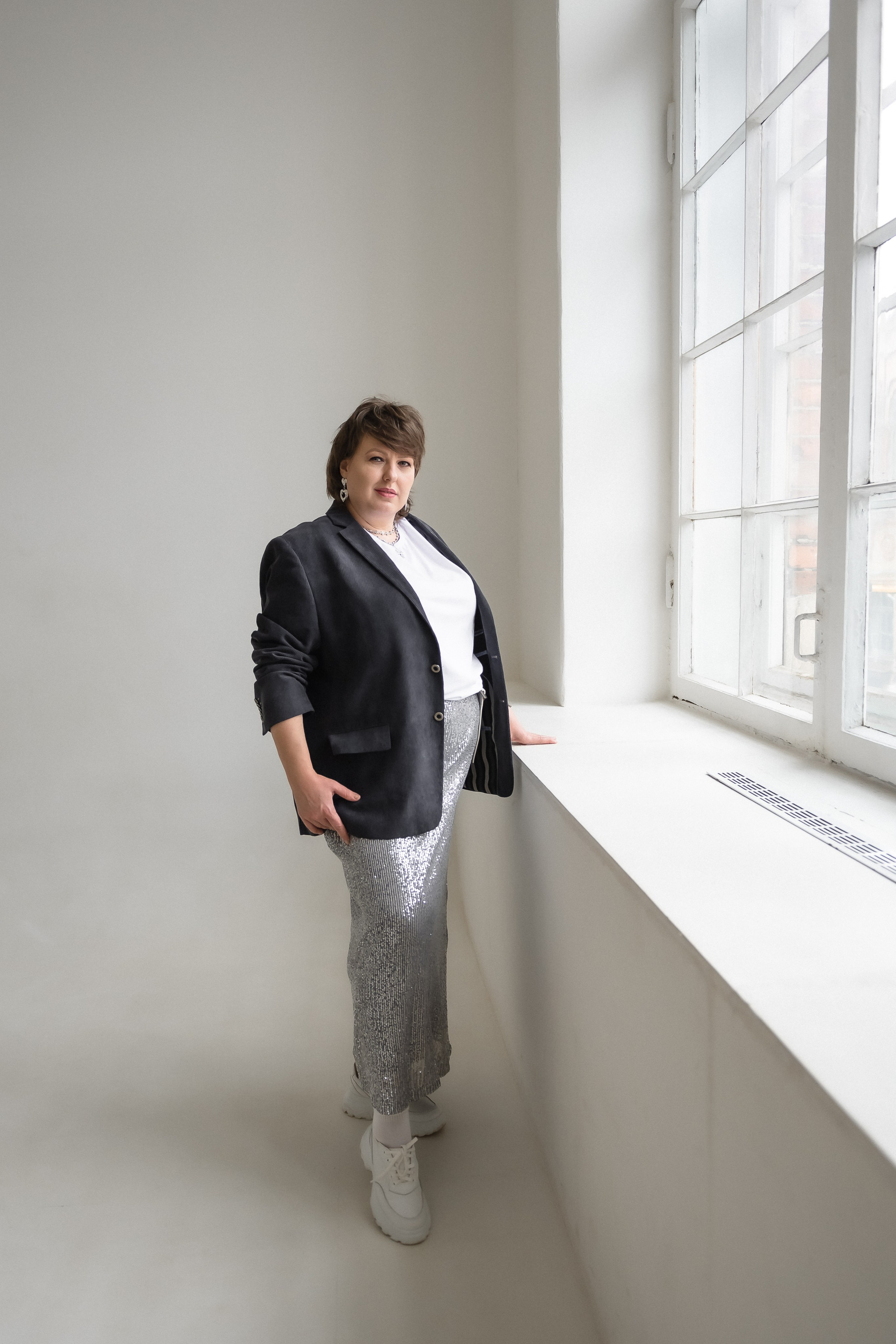 Бизнес потрет в светлом зале. КОНТЕНТ |БРЕНД фотограф Санкт-Петербург — Жанна Олтаржевская