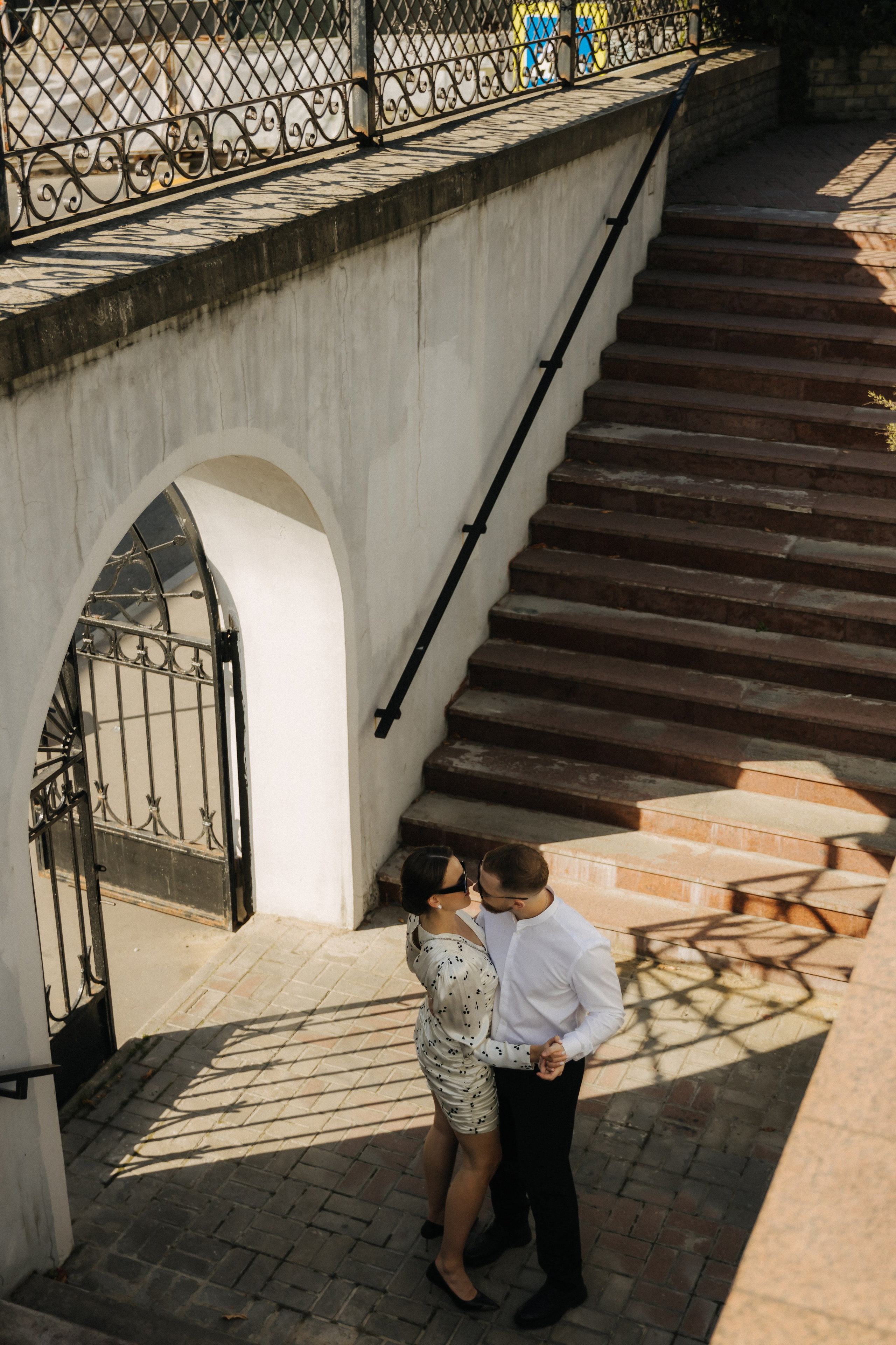 Сергей и Алия, роспись в Савеловском ЗАГСе и прогулка по Китай городу. Свадебный и портретный фотограф в Москве Кристина Золотова