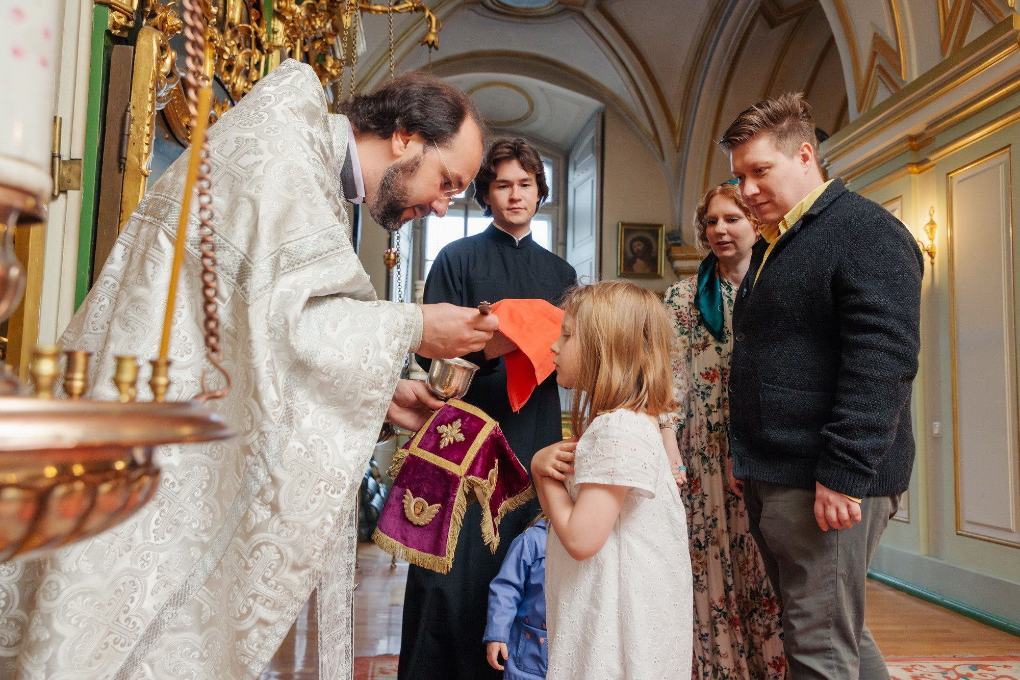крещение без крестных, где можно покрестить, Никольский собор сколько стоит крещение, где провести крещение без крестных, цена крестин в спб