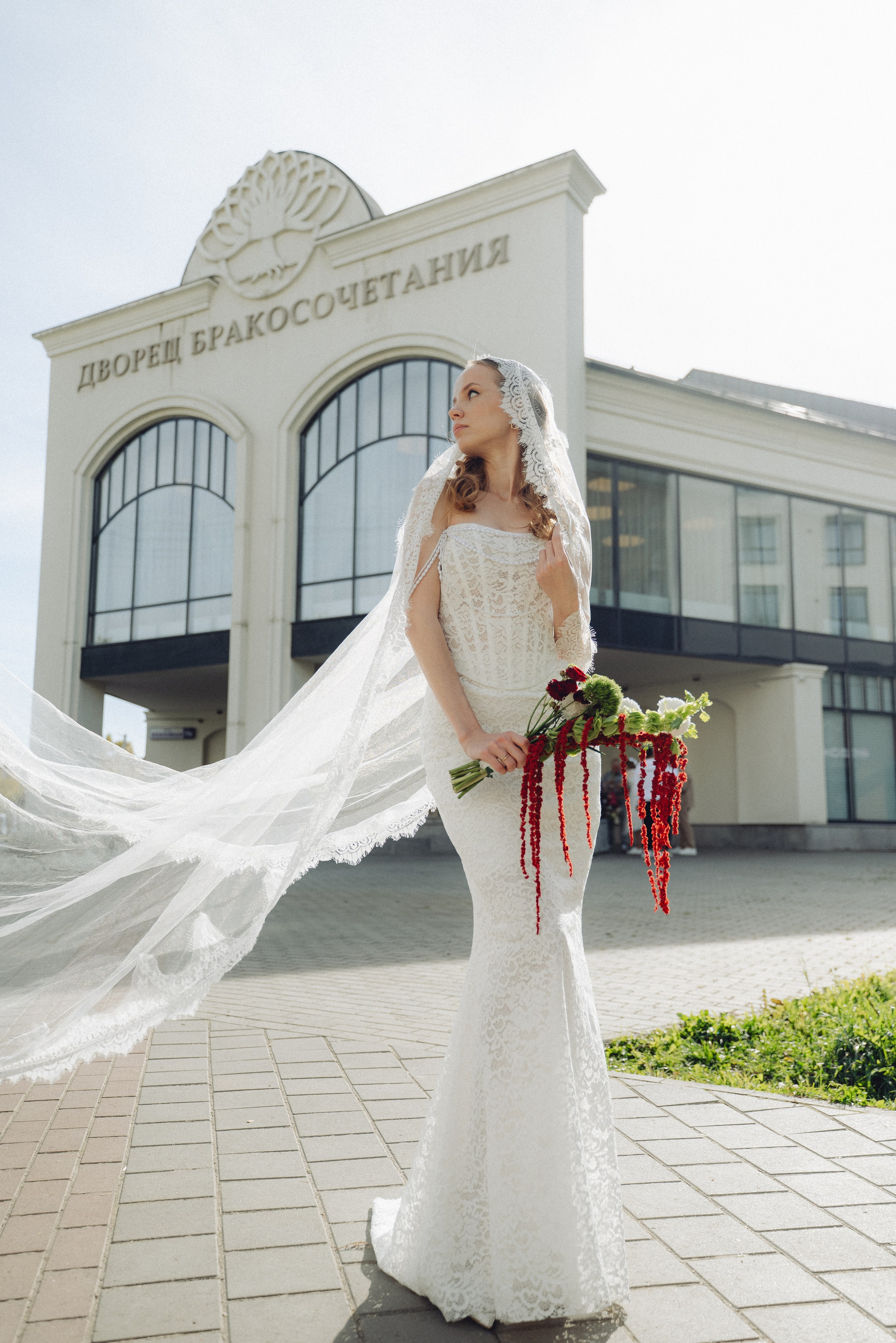 У Загса. Портретный и семейный фотограф в Екатеринбурге Мишина Татьяна