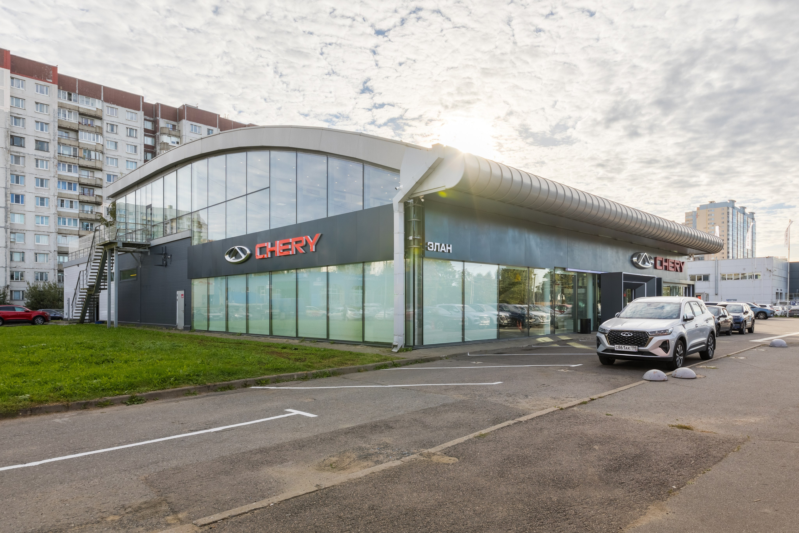 Фото для автомобильного дилерского центра в СПб
