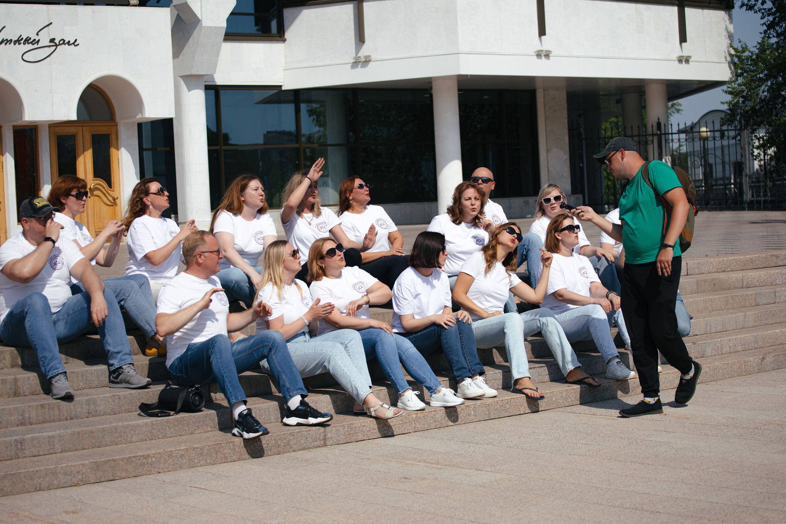 Репортажные фото съёмки клипа от родителей выпускникам. Свадебный фотограф в Воронеже Александр Работкин