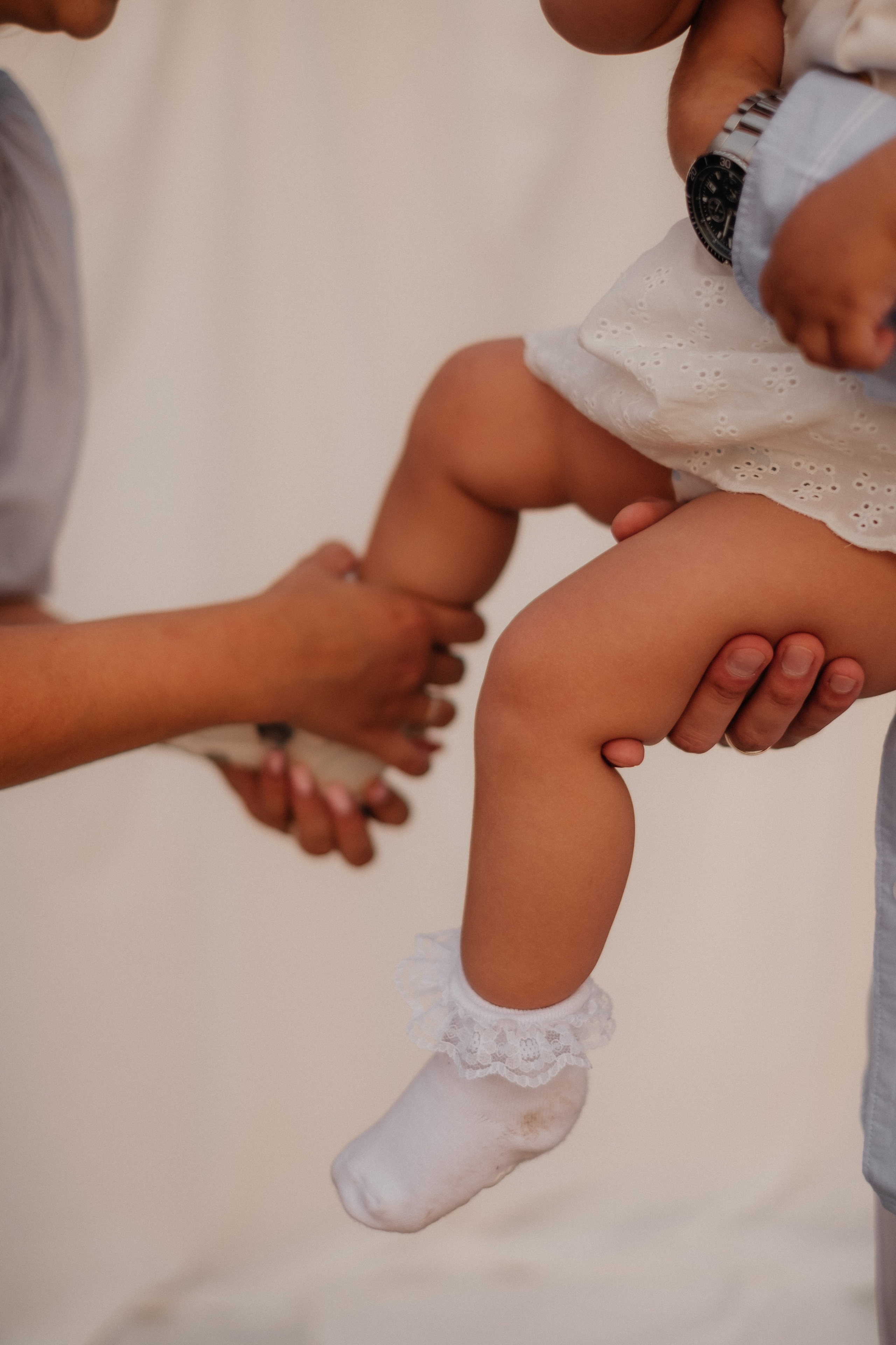 Алина, Ярослав и Тая на берегу. Фотограф в Новосибирске Диана Ильиных