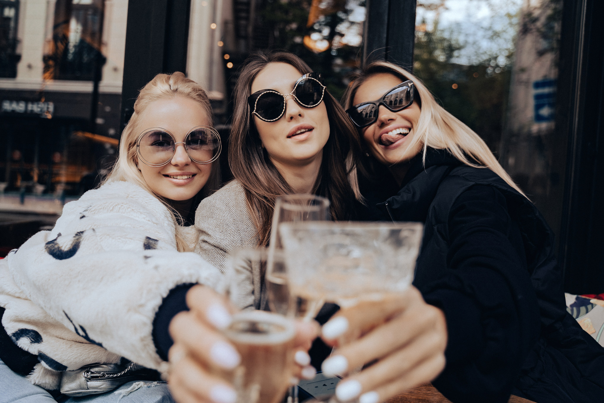 FRIENDS s t r e e t. Контент фотограф в Москве Кулич Настя