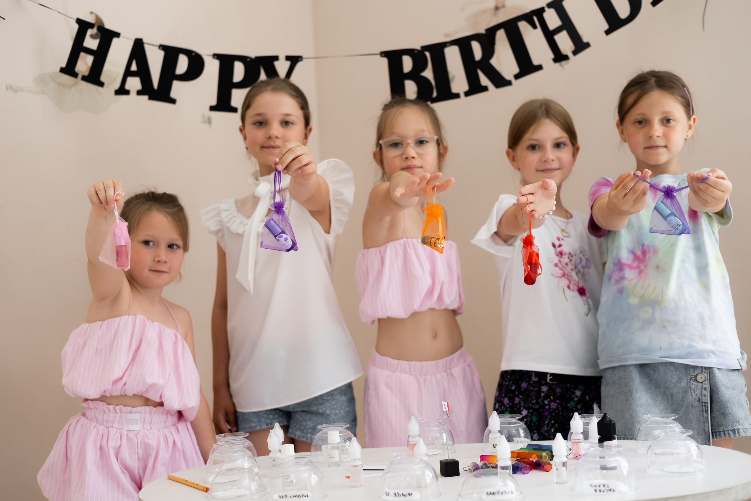 Парфюмерный мастер-класс в честь Дня рождения. Школа для девочек во Владивостоке — Само Совершенство