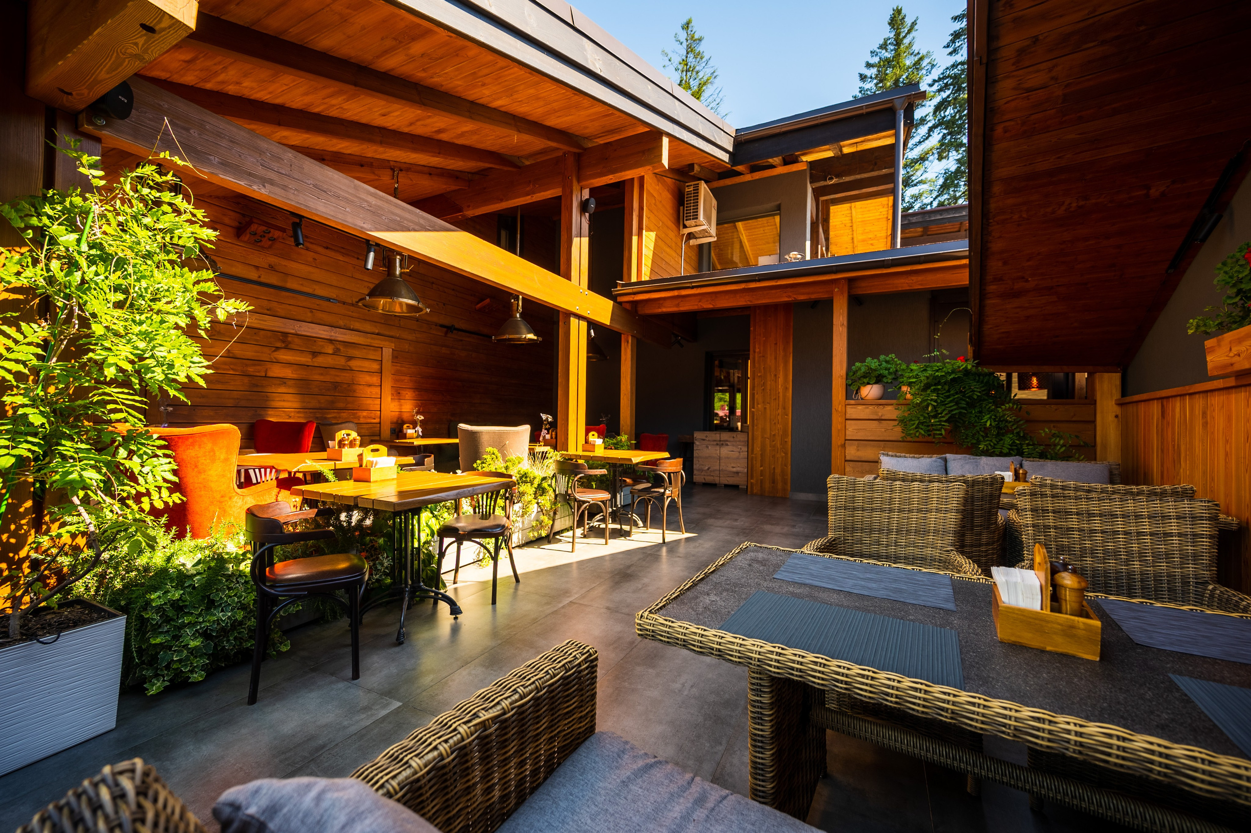 Ресторан «Трикони» в Красной Поляне. Репортажный фотограф в Красной Поляне и Сочи Павлюченко Екатерина