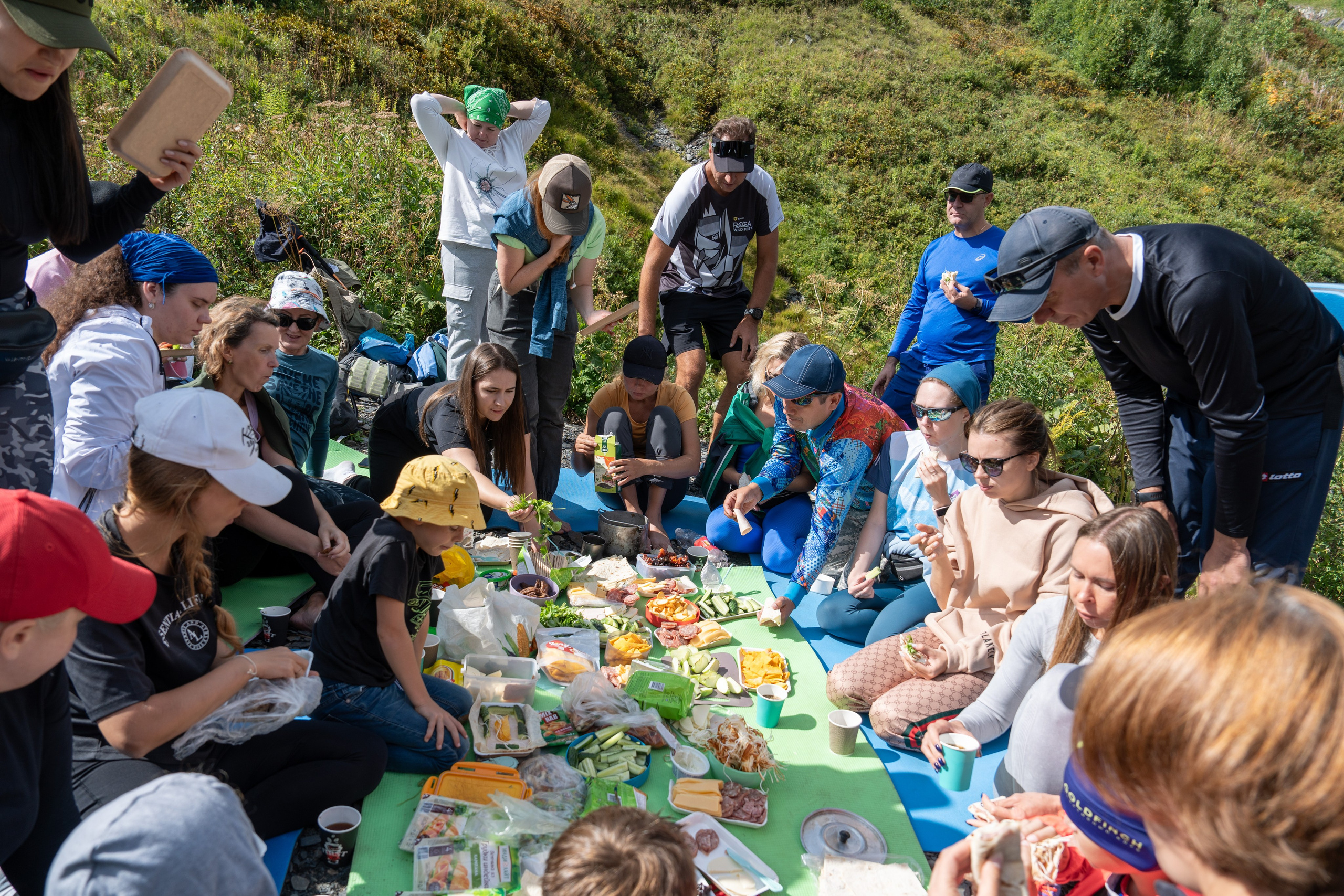 Поход для профсоюза курорта «Газпром Поляна» на Бзерпинский карниз. Репортажный фотограф в Красной Поляне и Сочи Павлюченко Екатерина