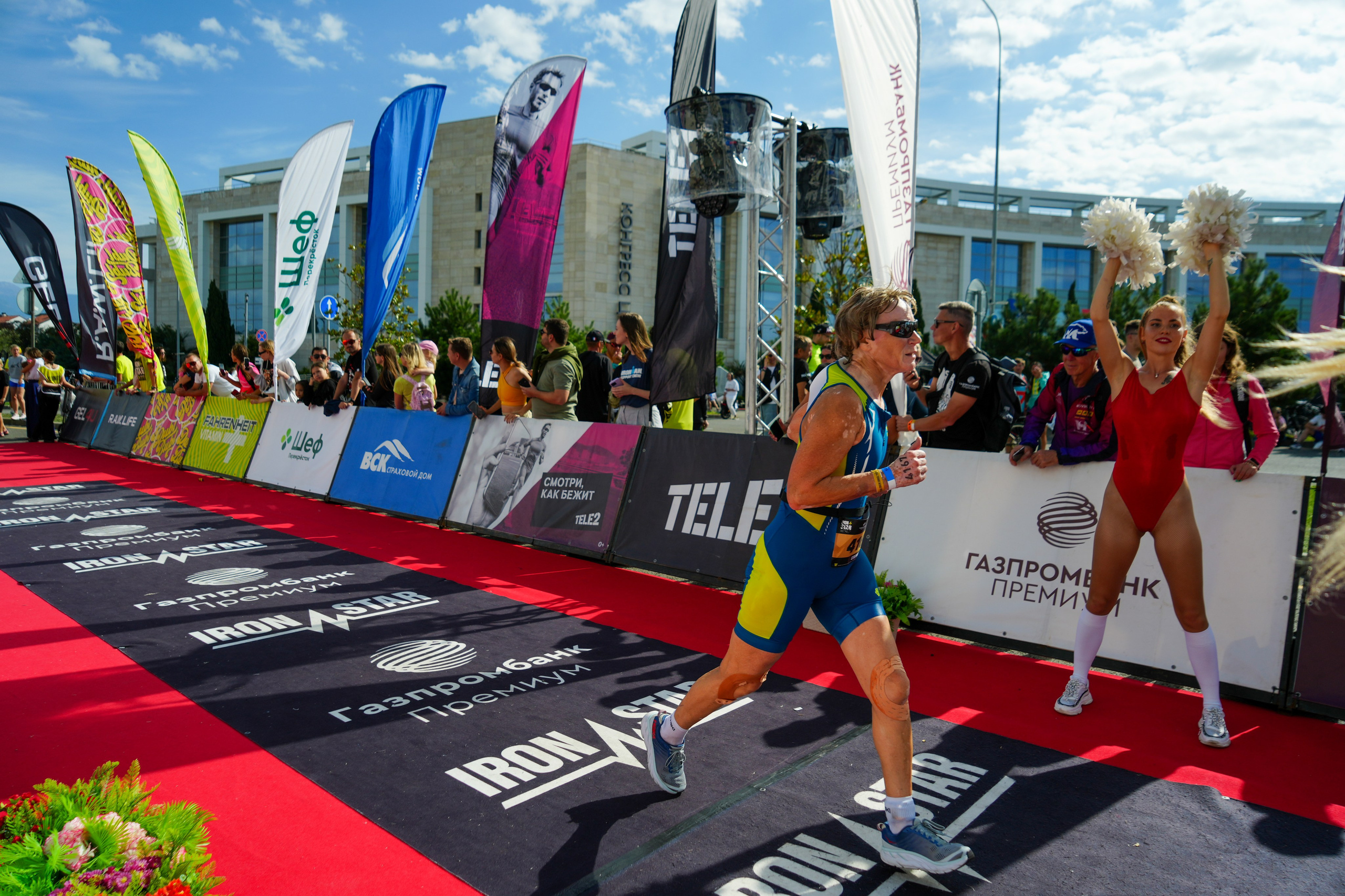 Фотоотчет партнерской интеграции для компании TELE2 на фестивале Ironstar. Репортажный фотограф в Красной Поляне и Сочи Павлюченко Екатерина