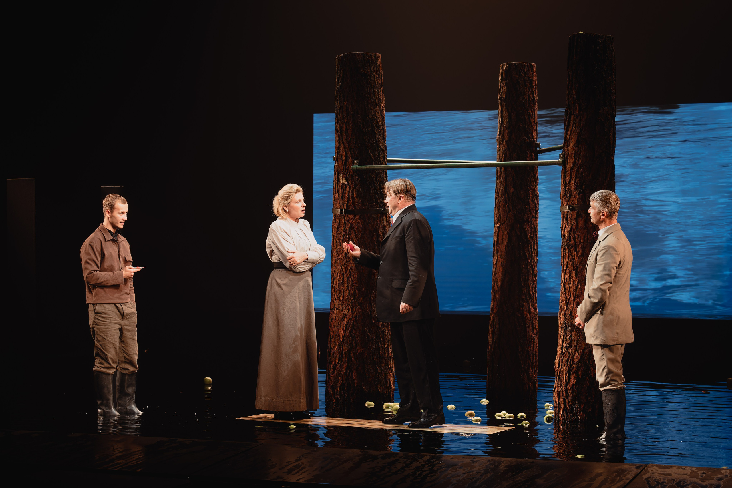 Театр Маяковского: Лес. Сайт фотографа Сергея Абрамова