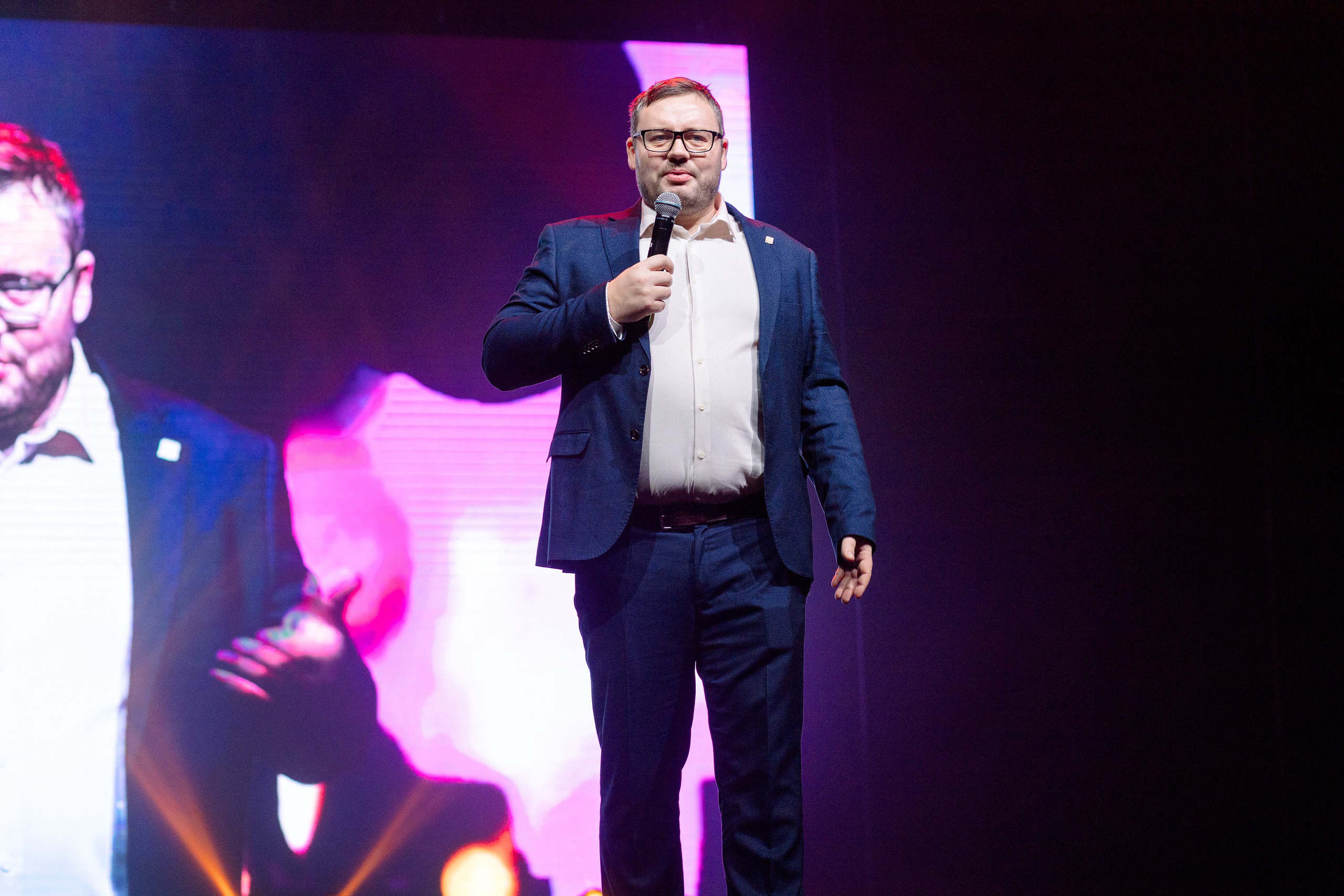 РЕПОРТАЖ: НОВЫЙ ГОД В ДК МЕТАЛЛУРГ. Профессиональный фотограф в Ижевске Леша Петров