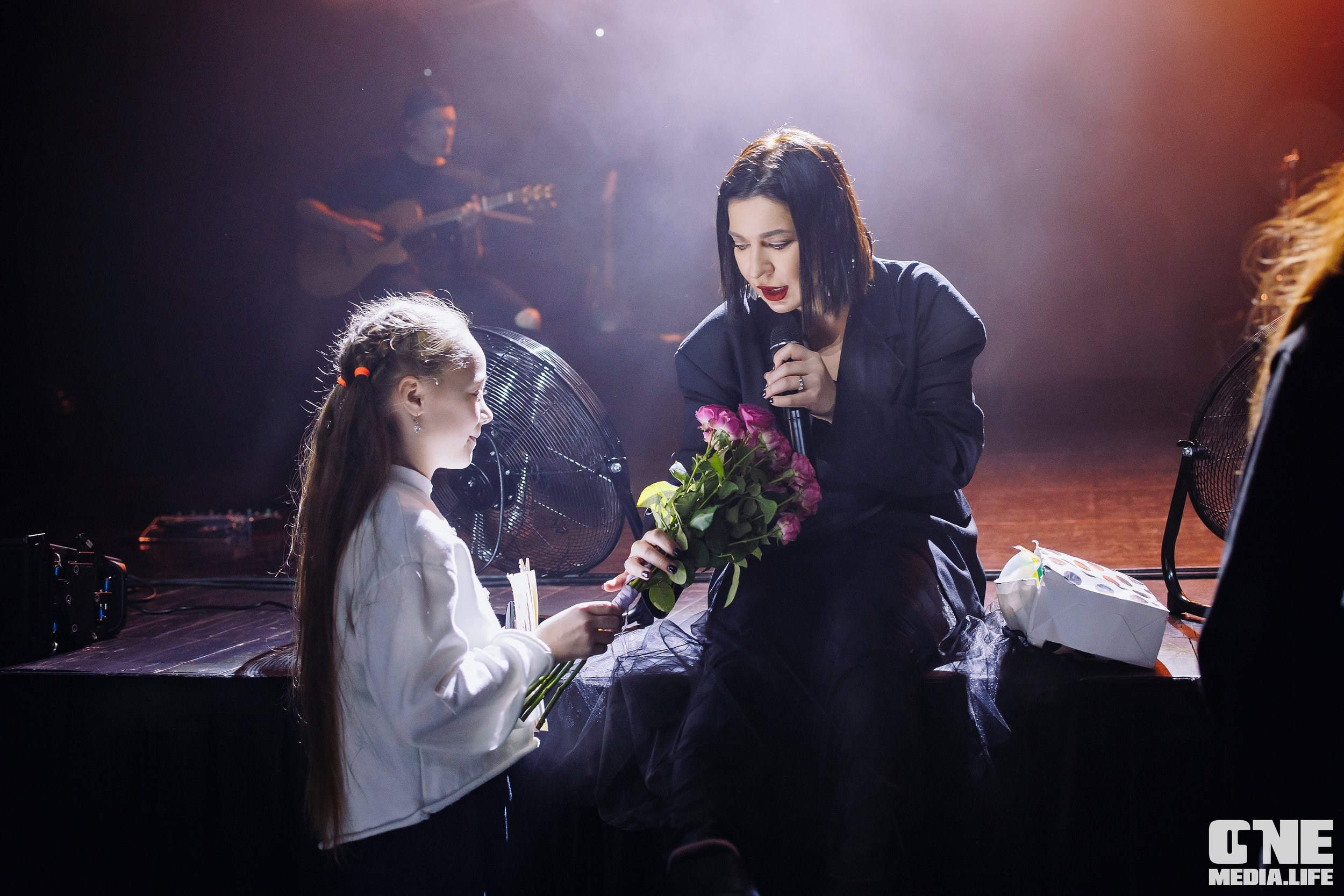 Фоторепортаж с концерта Ёлки. One Media Life: фоторепортажи, фотоотчеты с мероприятий и заведений