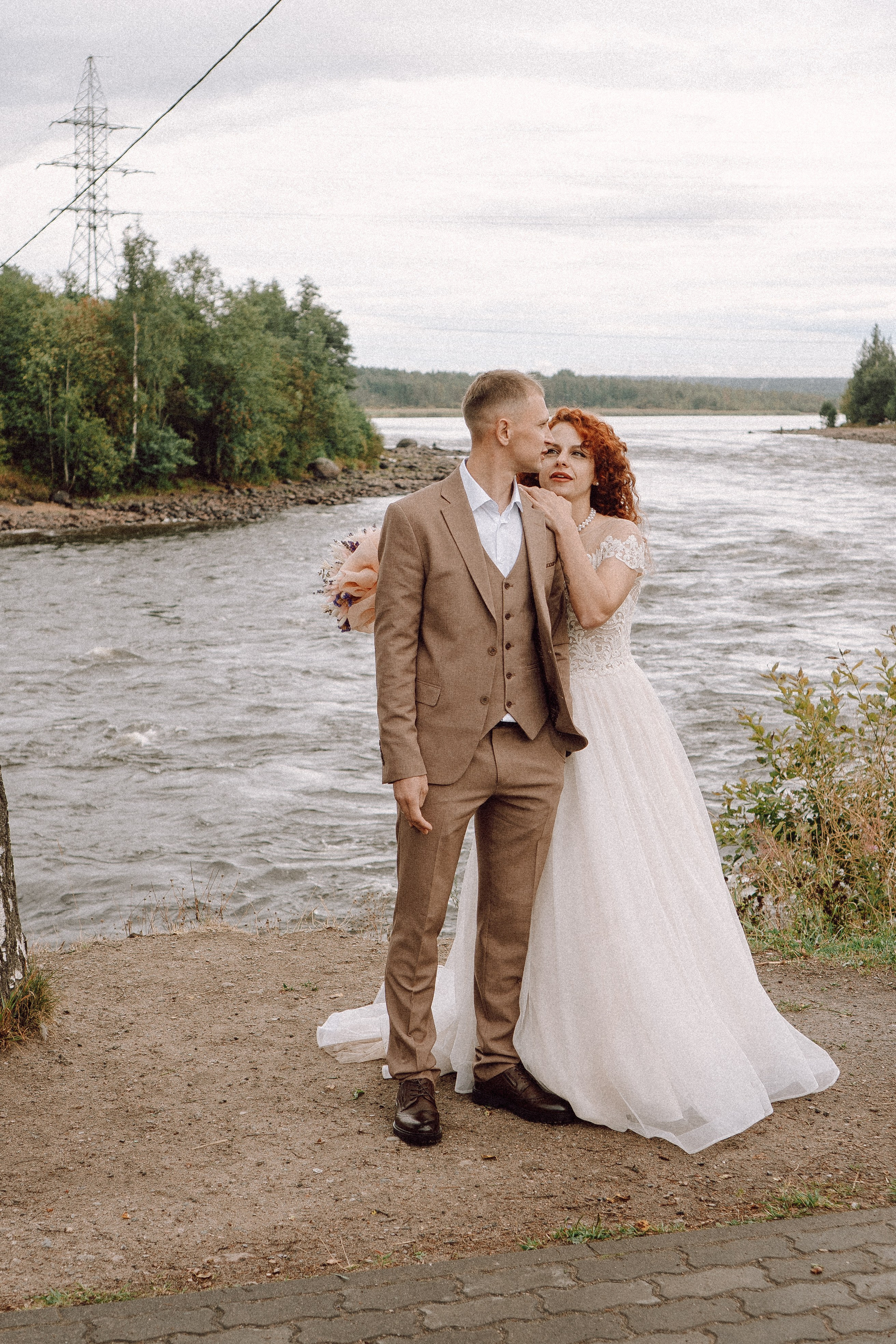 СВАДЕБНАЯ ФОТОСЕССИИЯ ПАРЫ В ГОРОДЕ ПРИОЗЕРСК В СОСНОВОМ ЛЕСУ И С ПИКАПОМ. Профессиональный фотограф, Санкт-Петербург — Виктория Богомолова