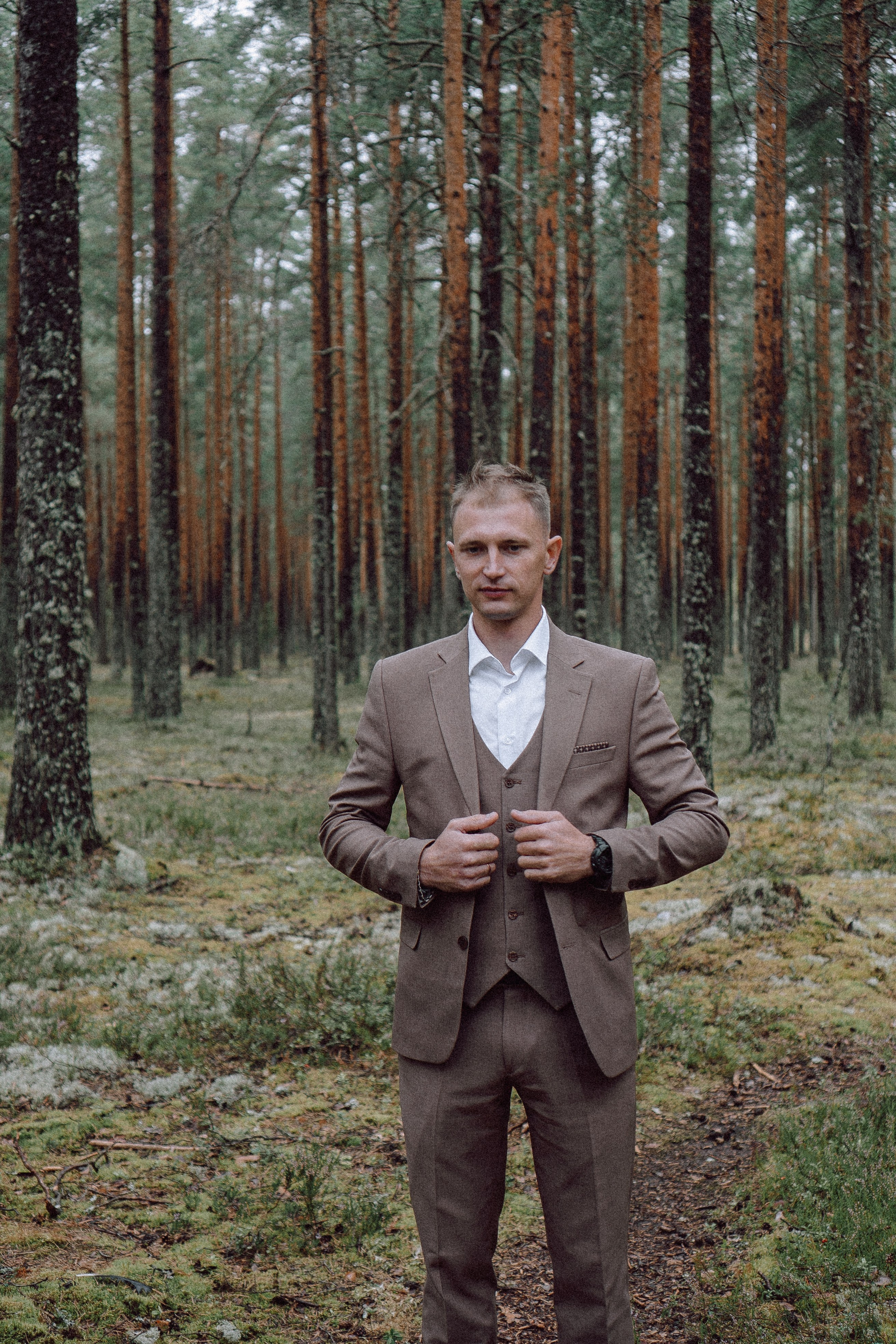 СВАДЕБНАЯ ФОТОСЕССИИЯ ПАРЫ В ГОРОДЕ ПРИОЗЕРСК В СОСНОВОМ ЛЕСУ И С ПИКАПОМ. Профессиональный фотограф, Санкт-Петербург — Виктория Богомолова