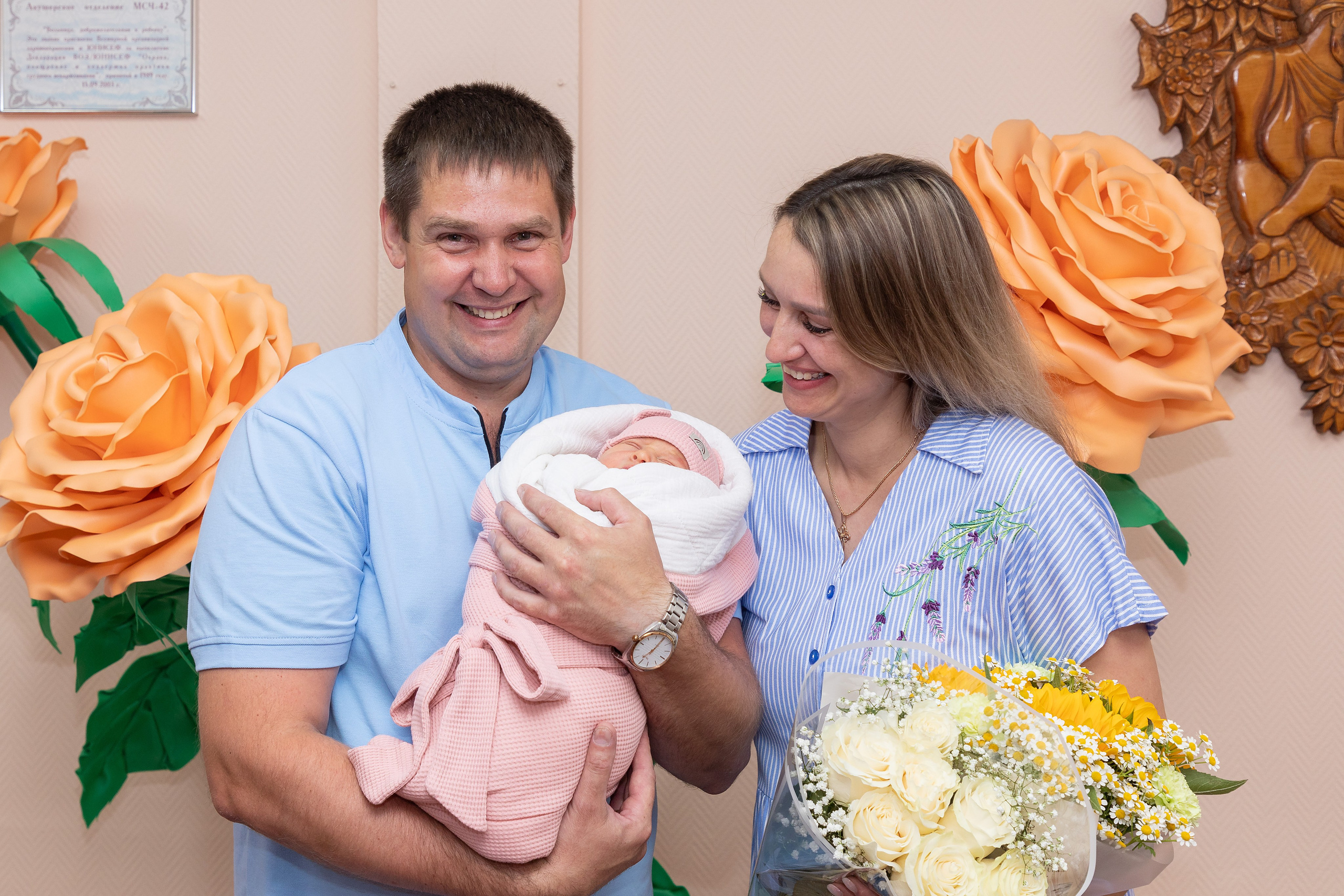 Выписка из роддома. Свадебный, семейный, школьный Фотограф и видеограф Худаноговы Александр и Ирина г. Зеленогорск, Красноярск