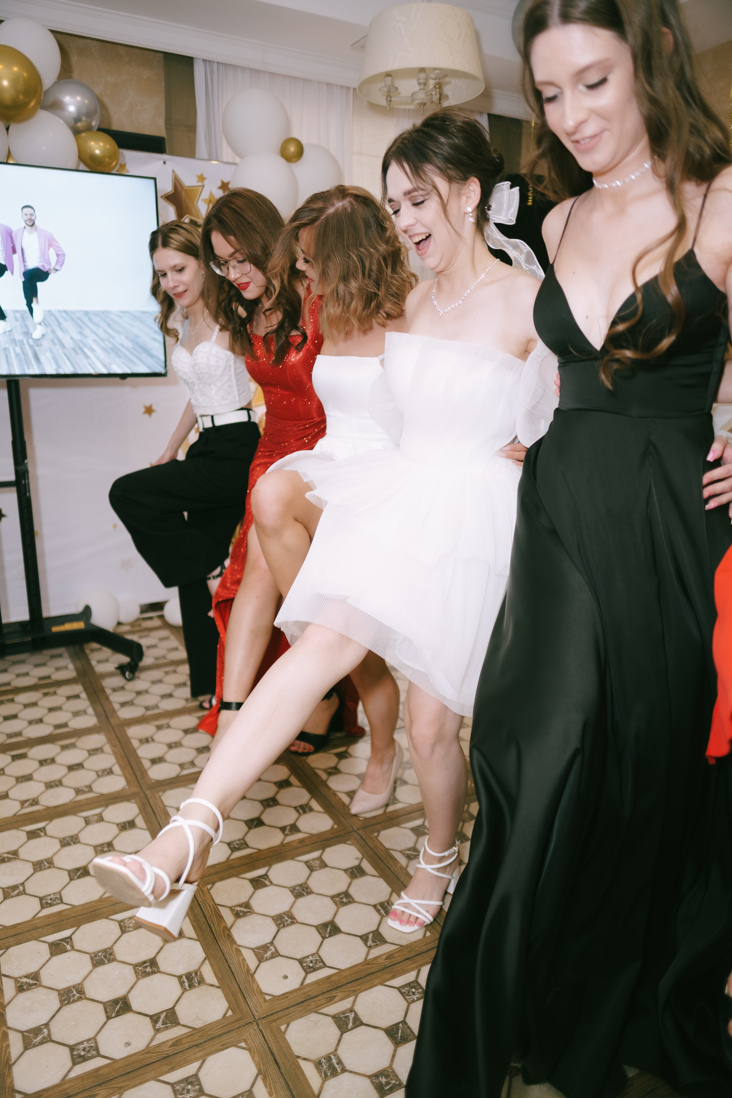 Выпускной школа 33. Свадебный и репортажной фотограф Денис Ожигин в Краснодаре и Краснодарском крае