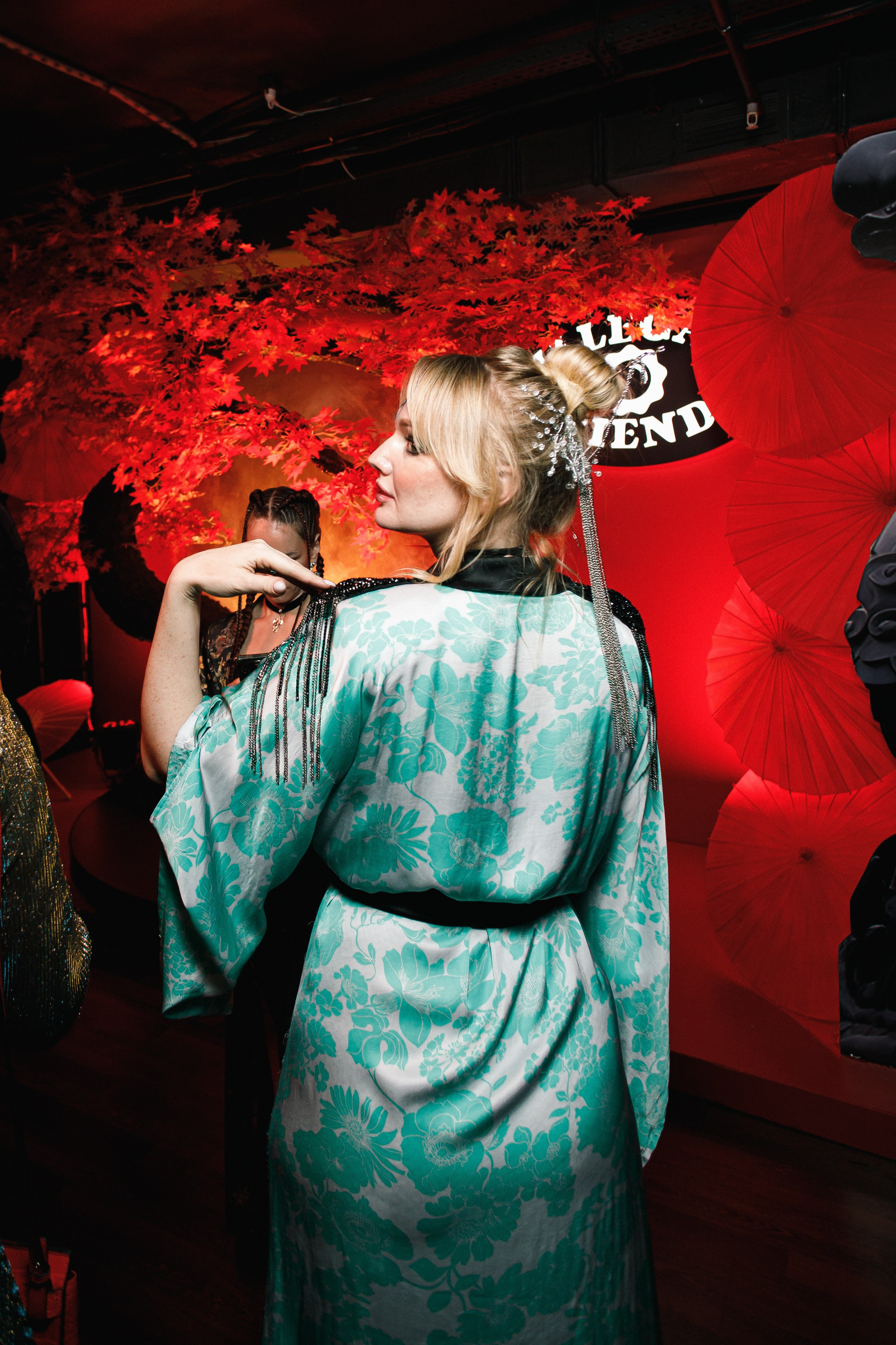 ILLEGAL FRIENDS | ASIA. СВОИ. ФОТООТЧЕТЫ-СОБЫТИЯ-МЕСТА