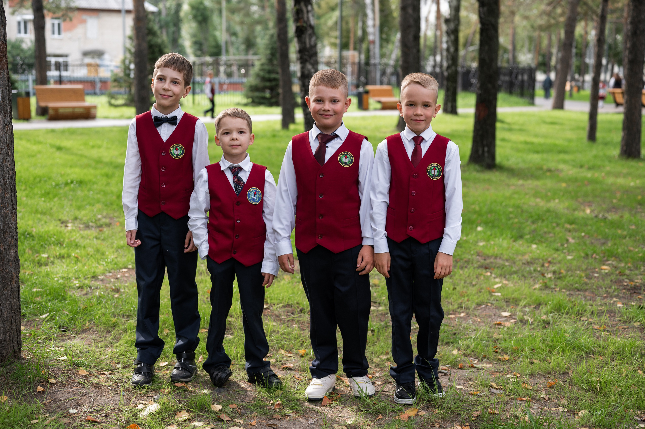 1 сентября 16 гимназия 2 класс (линейка + в классе+ на улице). Фотограф новорожденных, семейный детский в Тюмени Татьяна Морозова