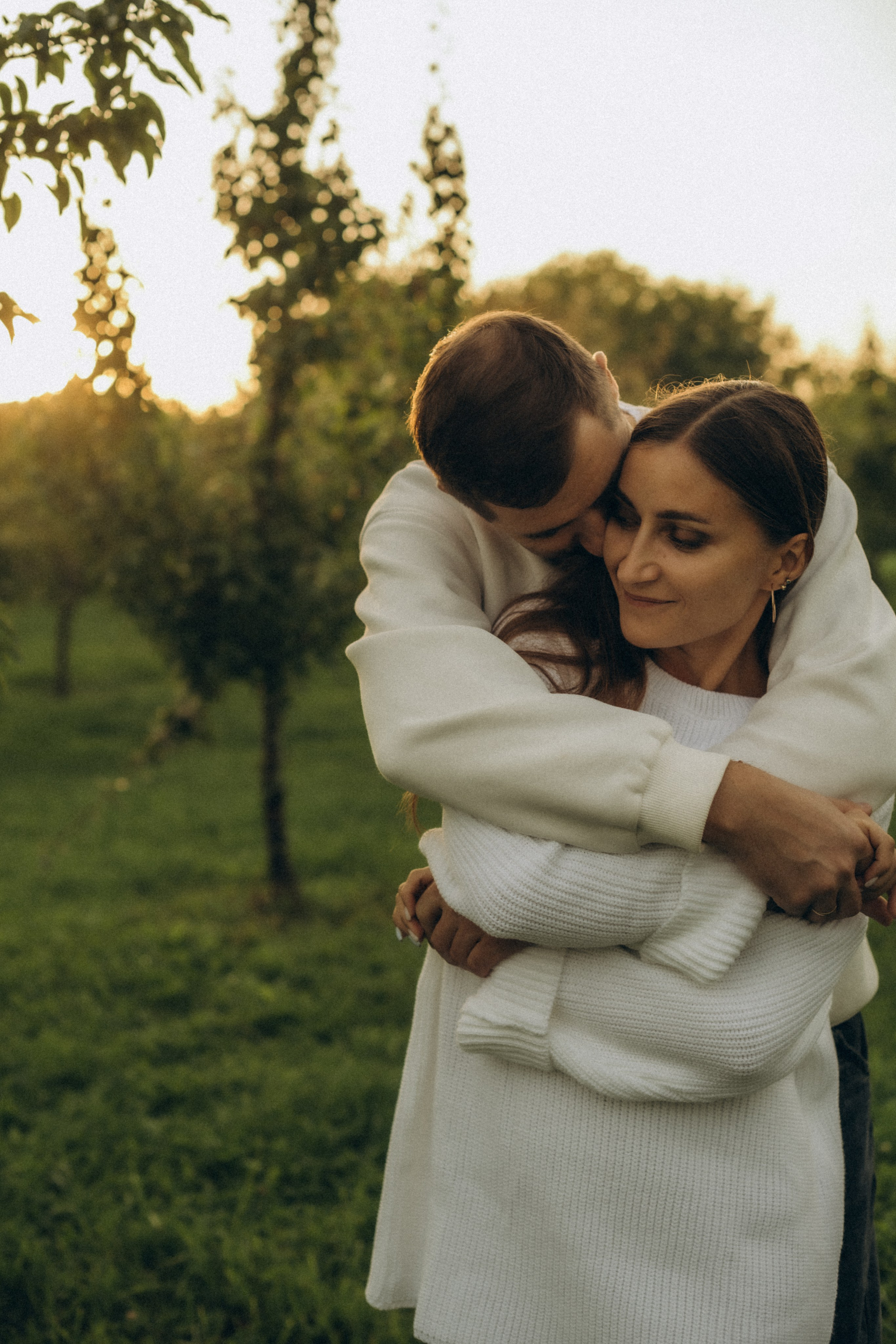 В яблоневых садах. Гаврилова Настя семейный фотограф lifestyle в Москве