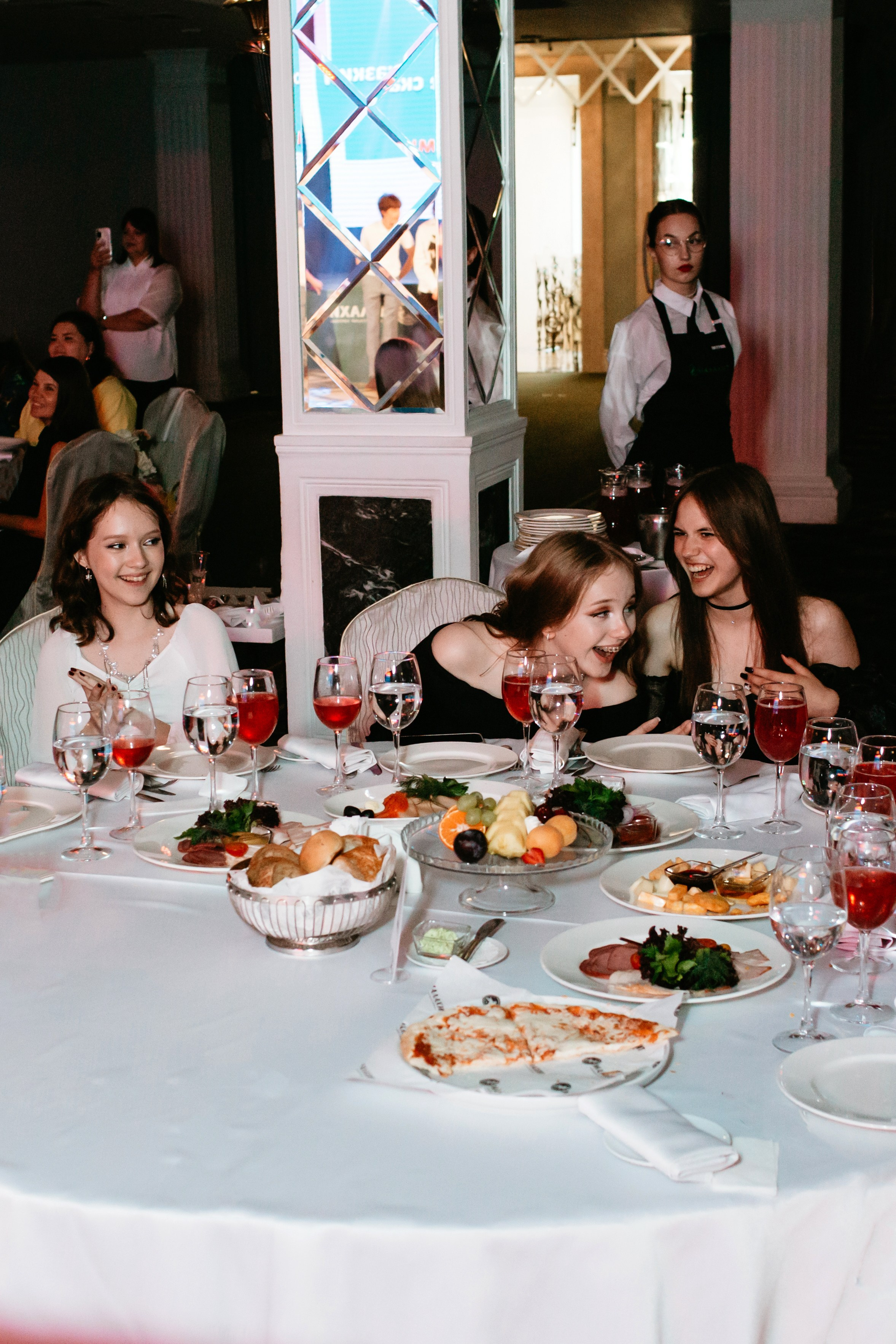 Выпускной 2025 (9класс) 124 школа. Фотограф в Челябинске Ополихина Анна