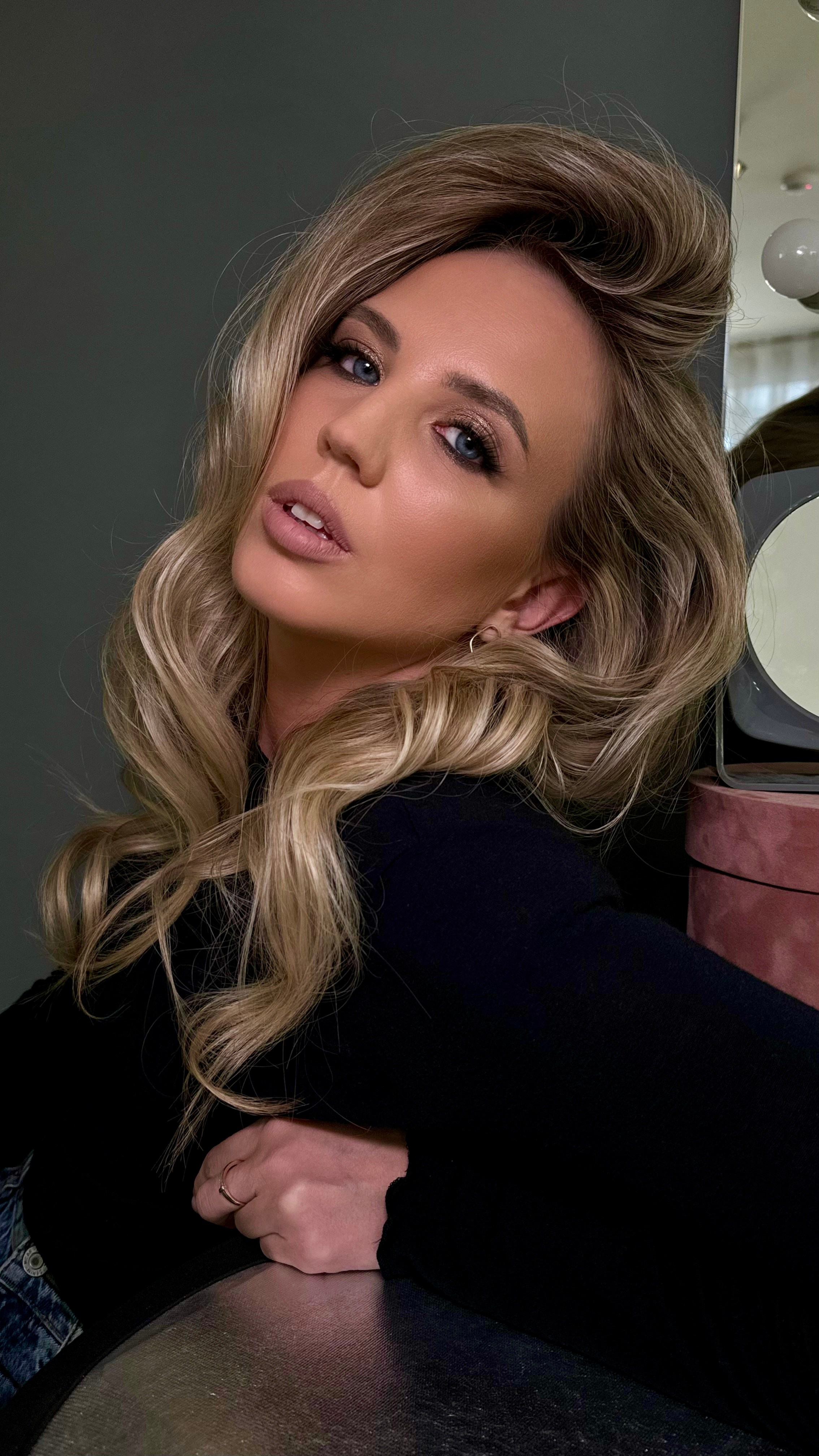 Образы. Студия визажистов, стилистов по прическам, бровистов и мастеров по ресницам