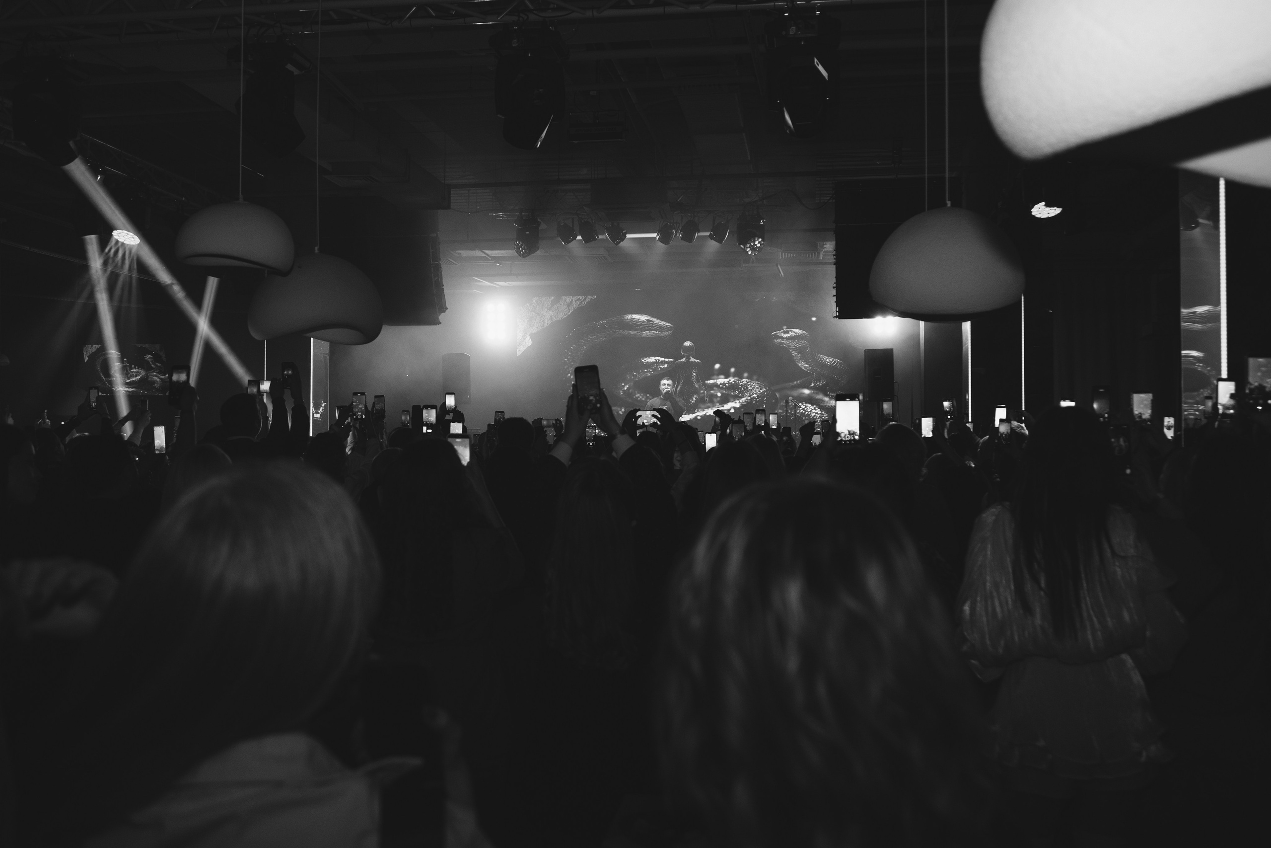 Султан Лагучев КРАСНОЯРСК. Фотограф Красноярск съемки лавстори, фотосессия в студии, портретная съемка, творческие фотосессии