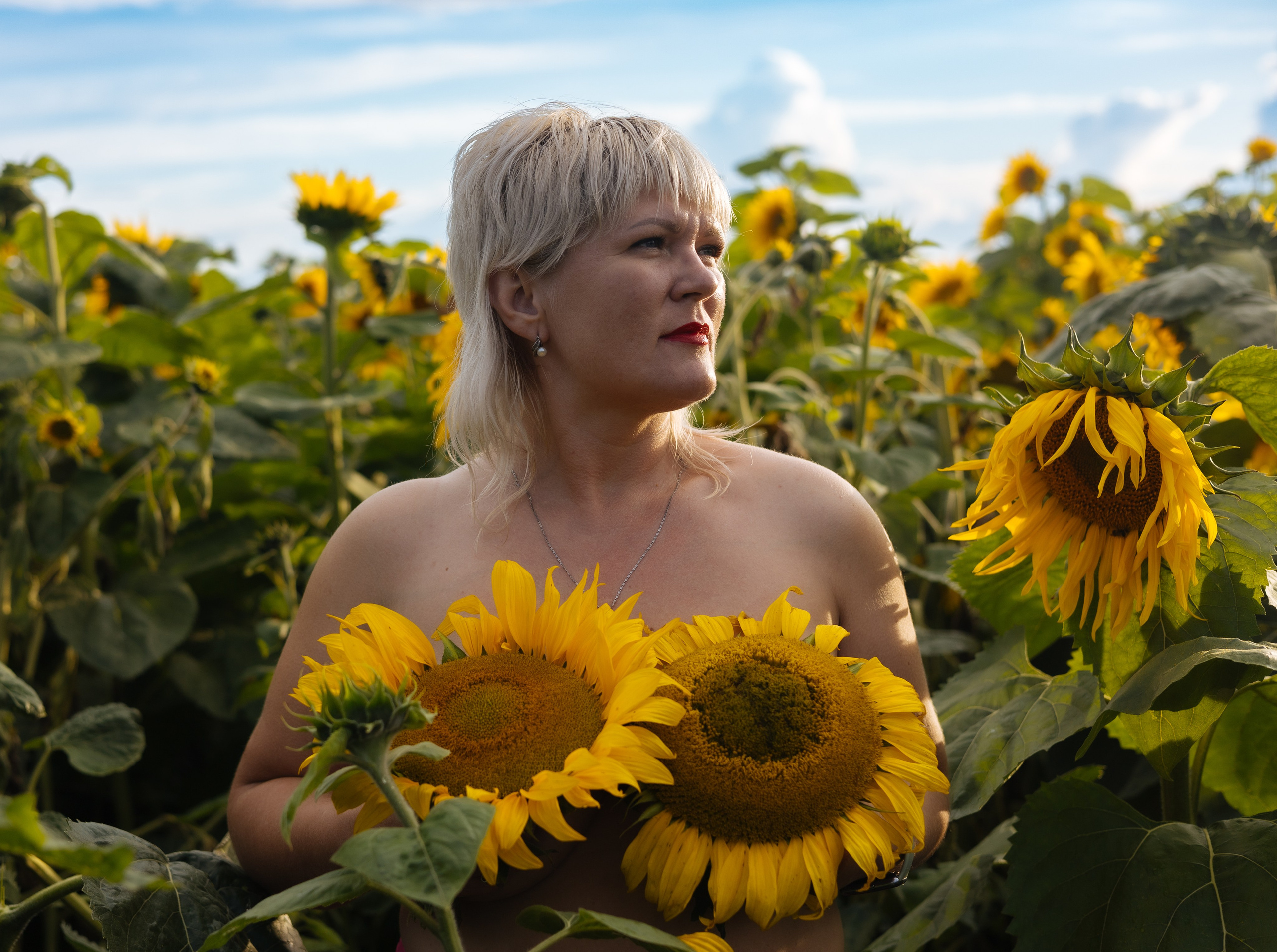 ПОДСОЛНУХИ 2025. Фотограф Красноярск съемки лавстори, фотосессия в студии, портретная съемка, творческие фотосессии