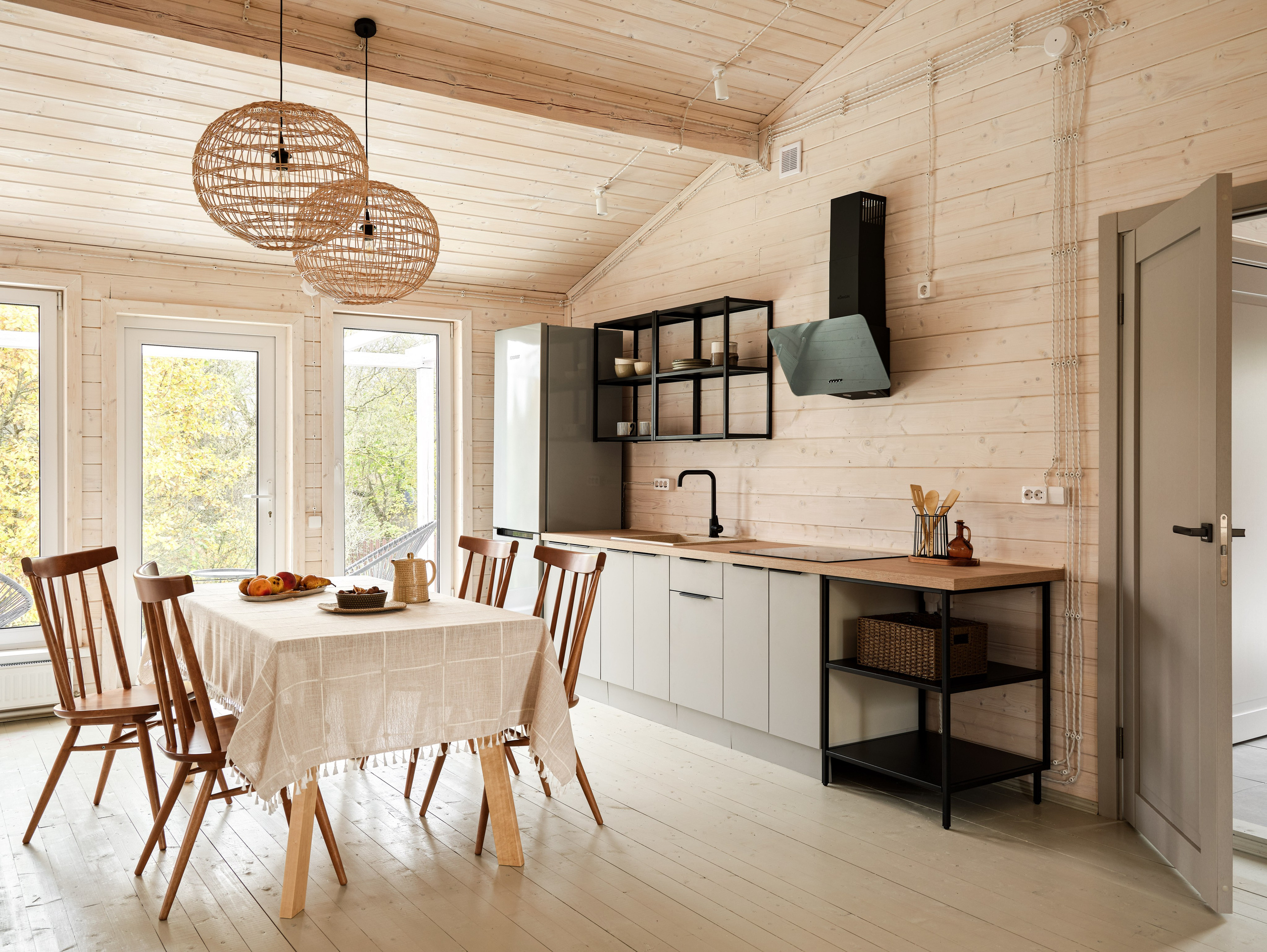 Уютный загородный дом в стиле барнхаус. Интерьерный фотограф Константин Пырьев