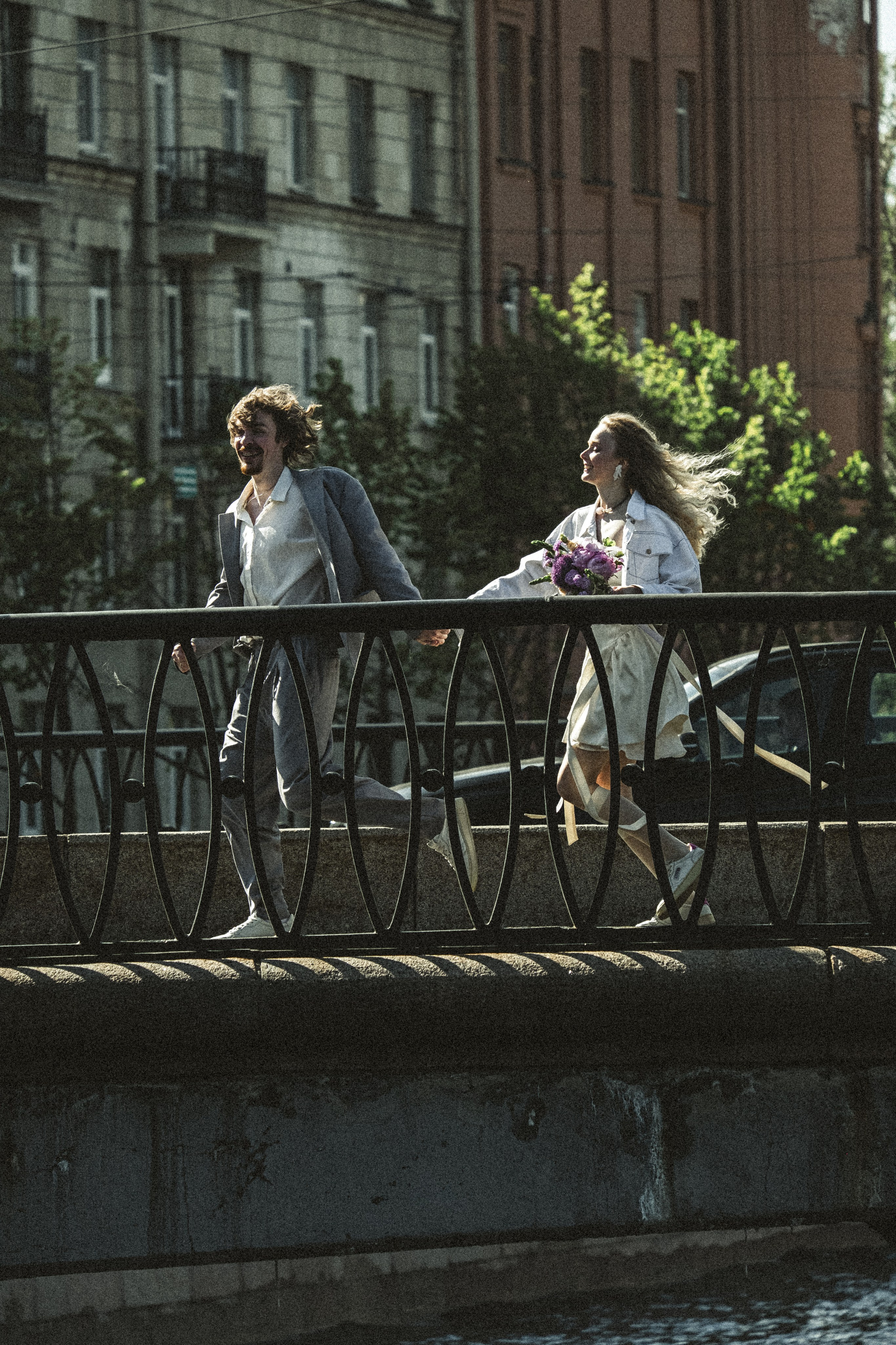 СВАДЕБНАЯ ПРОГУЛКА ПО ПЕТРОГРАДКЕ ВЕСНОЙ. СВАДЕБНАЯ ФОТОСЕССИИЯ НА ПЕТРОГРАДКЕ. Профессиональный фотограф, Санкт-Петербург — Виктория Богомолова