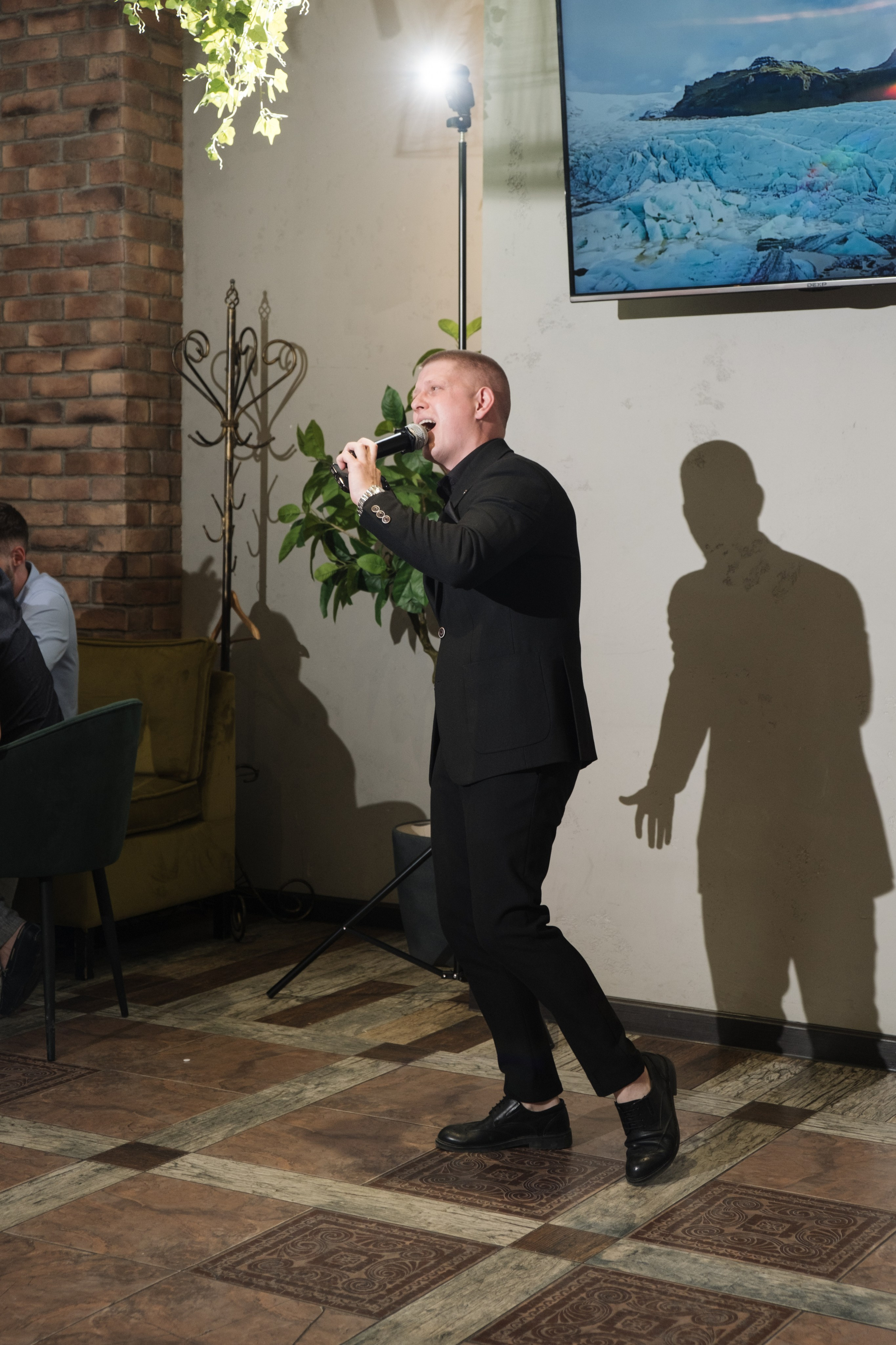 О+Д (ЗАГС, прогулка Центр и Парк Победы, банкет). Профессиональная фотосъемка в Крыму. Натуральные эмоции и живые кадры. Забронируйте дату прямо сейчас!