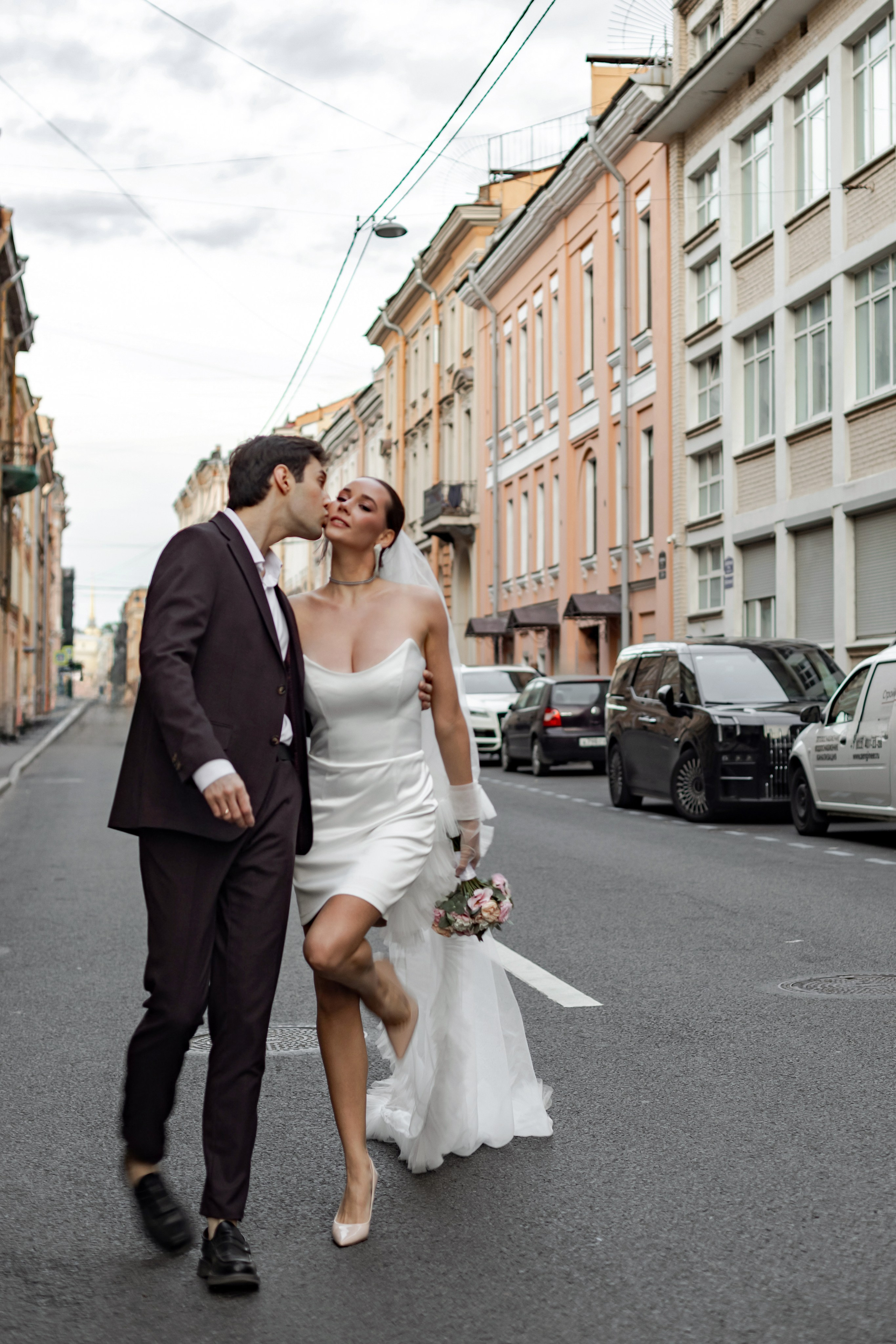 Свадьба в городе. Валерия и Тимофей. Свадебный и портретный фотограф в Санкт-Петербурге Надежда Чечулина