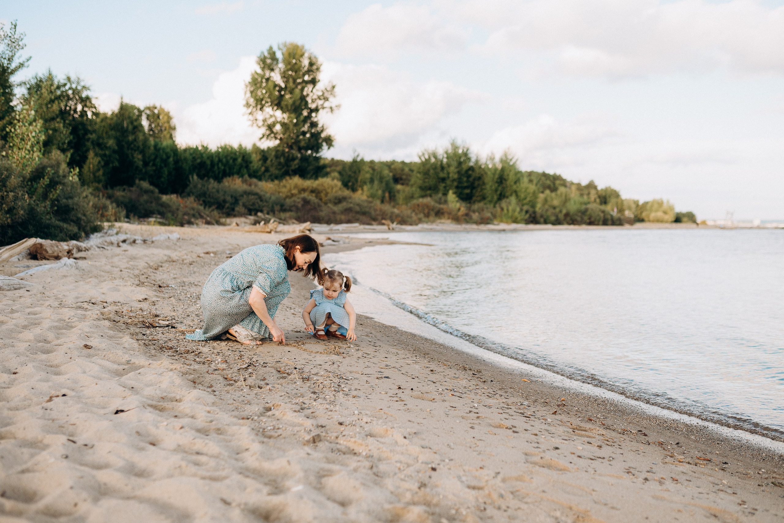 Наташа и Анюта на заливе. Семейный и детский фотограф в Новосибирске и Краснообске — Анна Ким