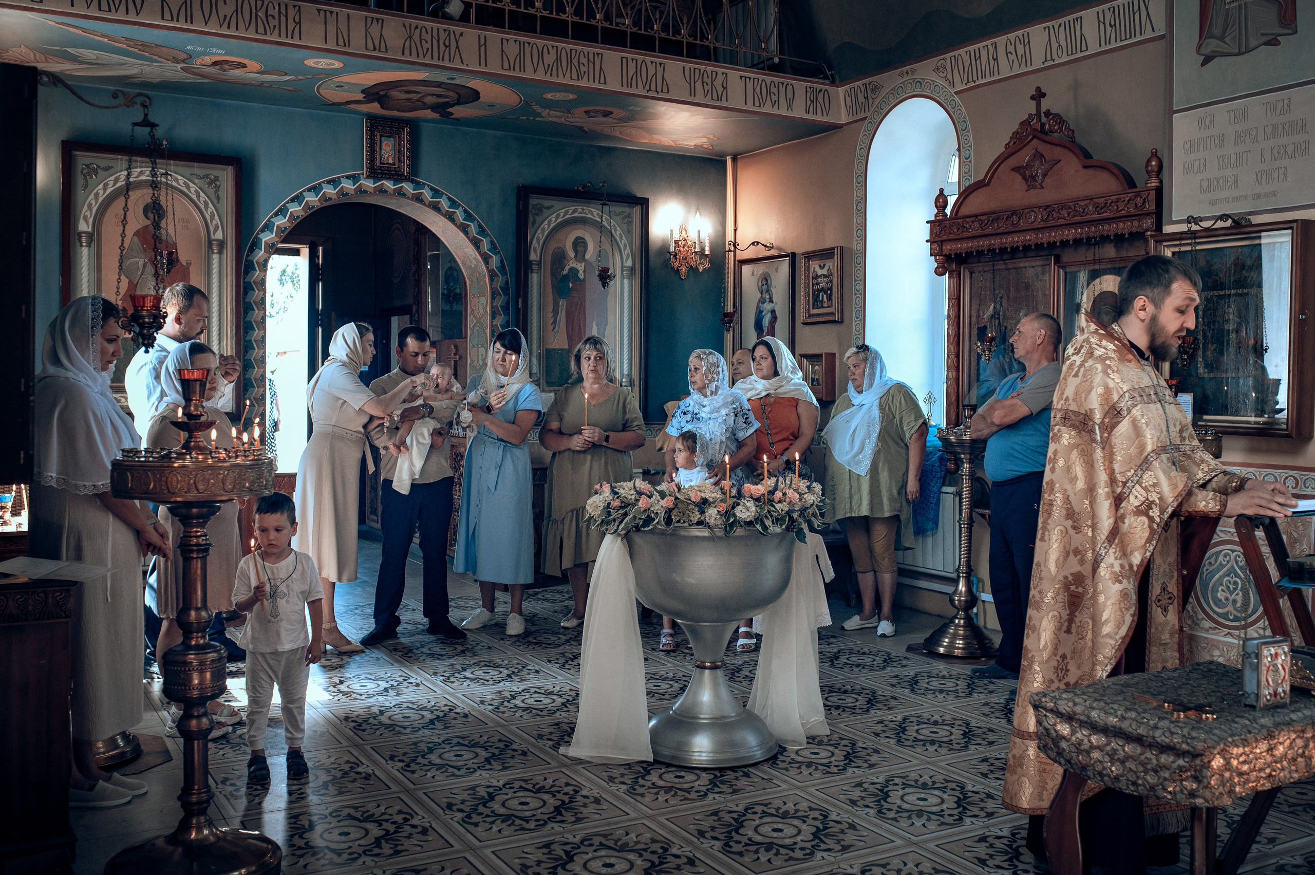 Съемка таинства крещения в Красноярске. Фотографы крещения/венчания  Красноярск Татьяна и Вячеслав Переваловы