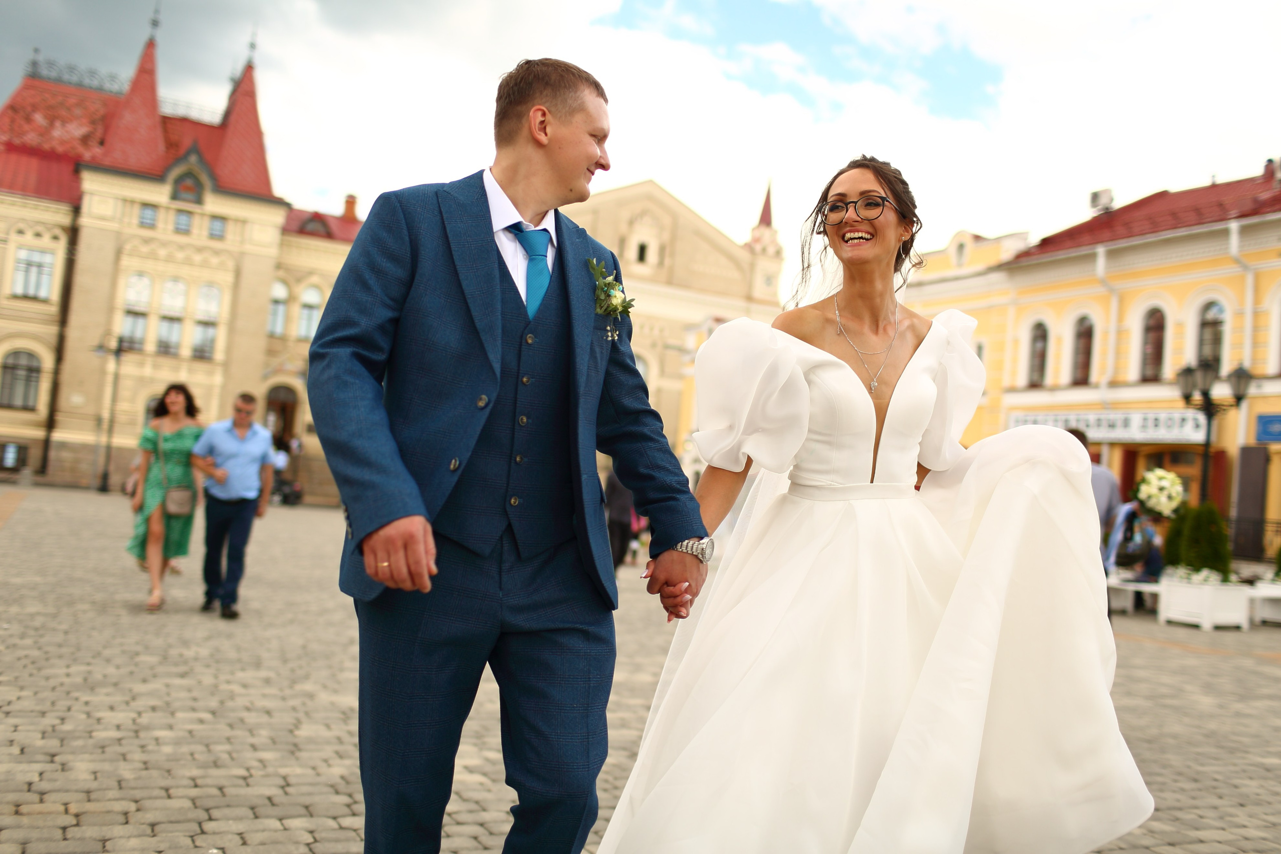 Свадебное портфолио фотографа. Свадебный и репортажный фотограф в Ярославле и Санкт-Петербурге Роман Микрюков