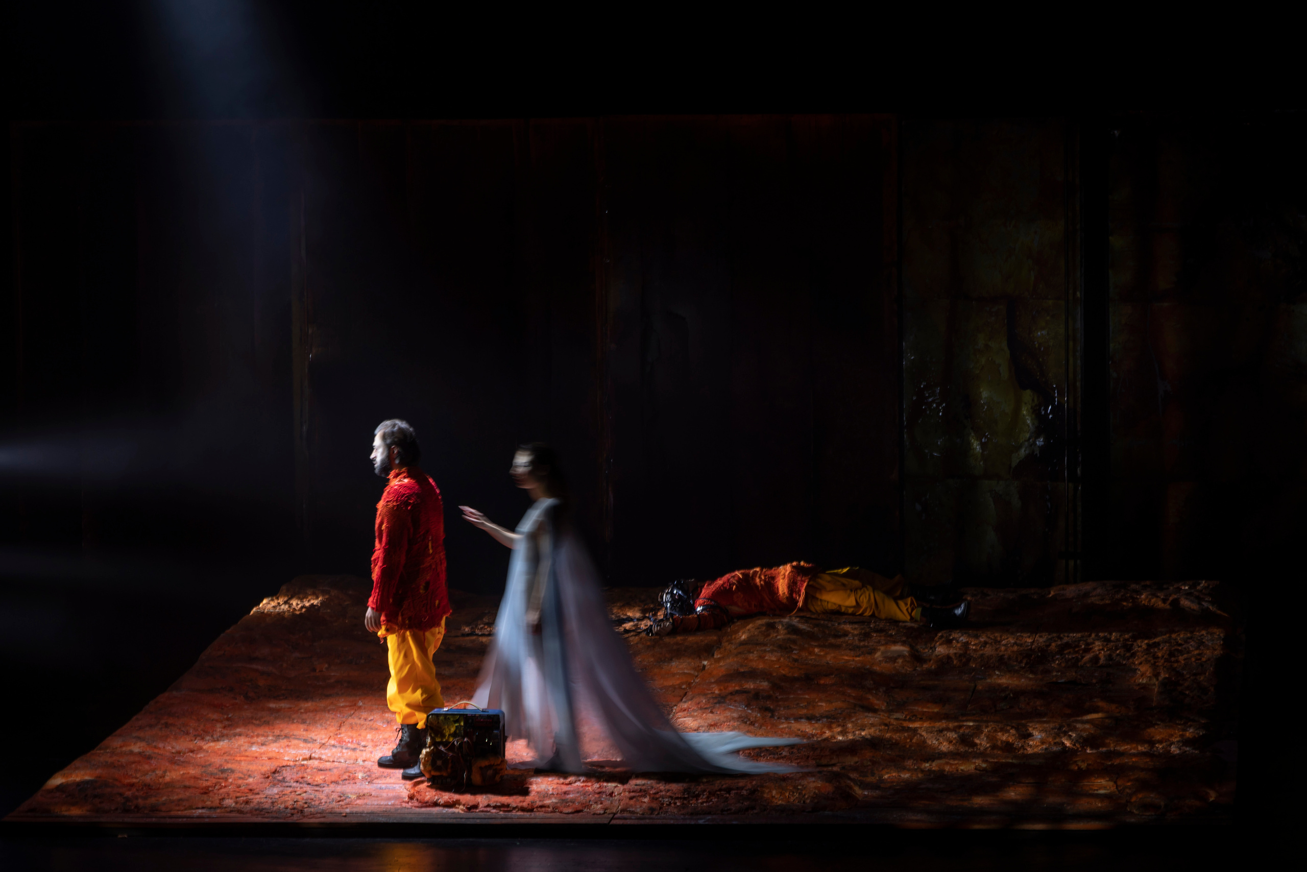 Спектакль по знаменитому роману Станислава Лема Фотограф - Мэри Маршания