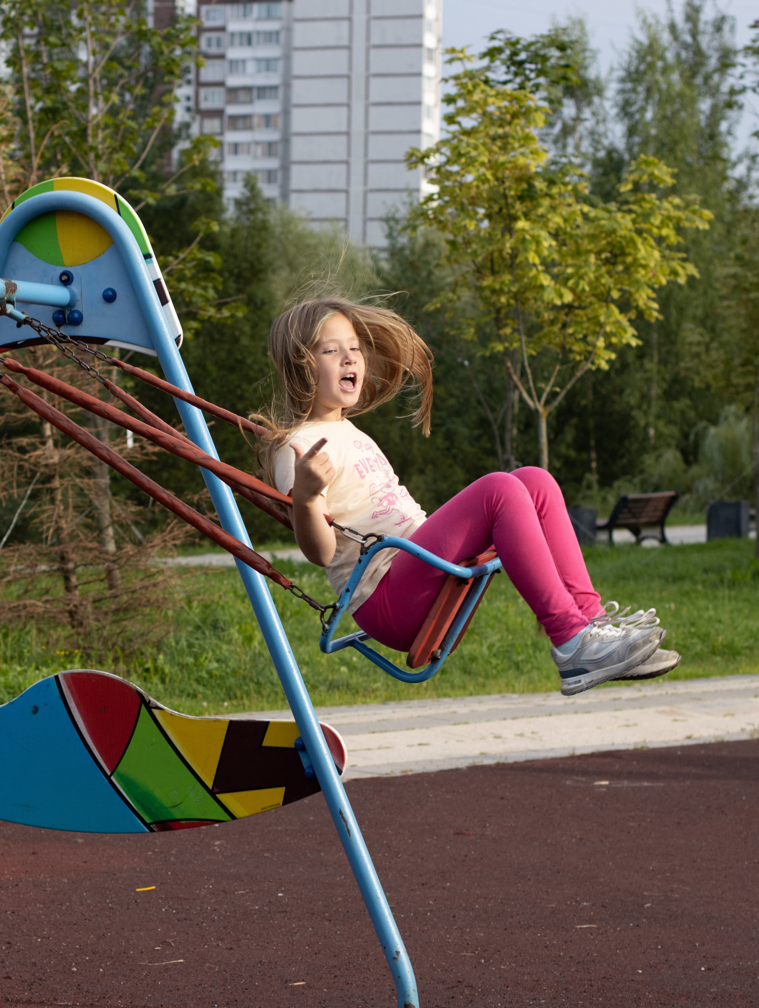 Две сестрички в парке. Главная