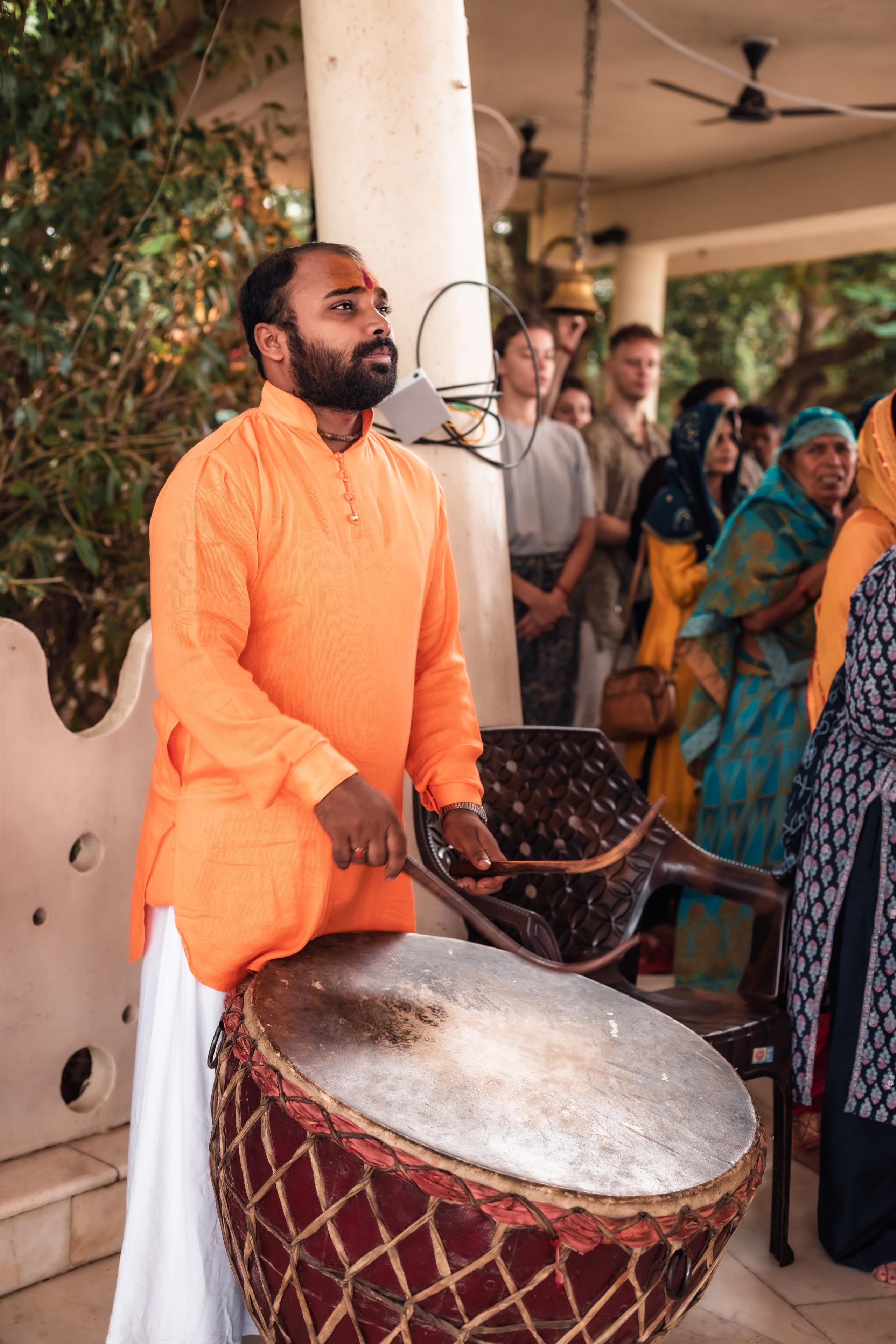 Abhisheka Devraha Baba on Sri Devdas ji maharaj bd. Mariam Bagdasaryan