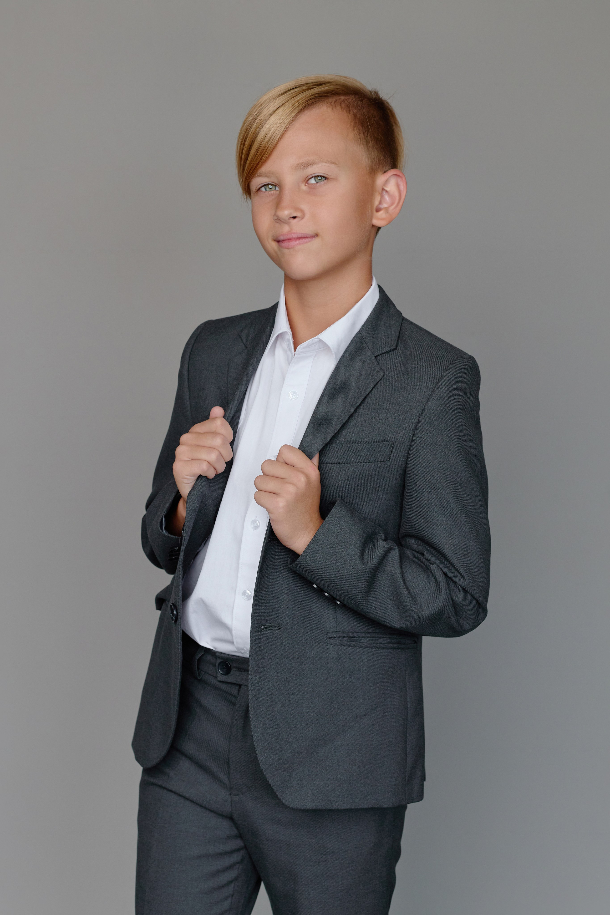 Портреты 4 класс для выпускного альбома таганрог. Фотограф Выпускные альбомы Таганрог Сергей Коробченко