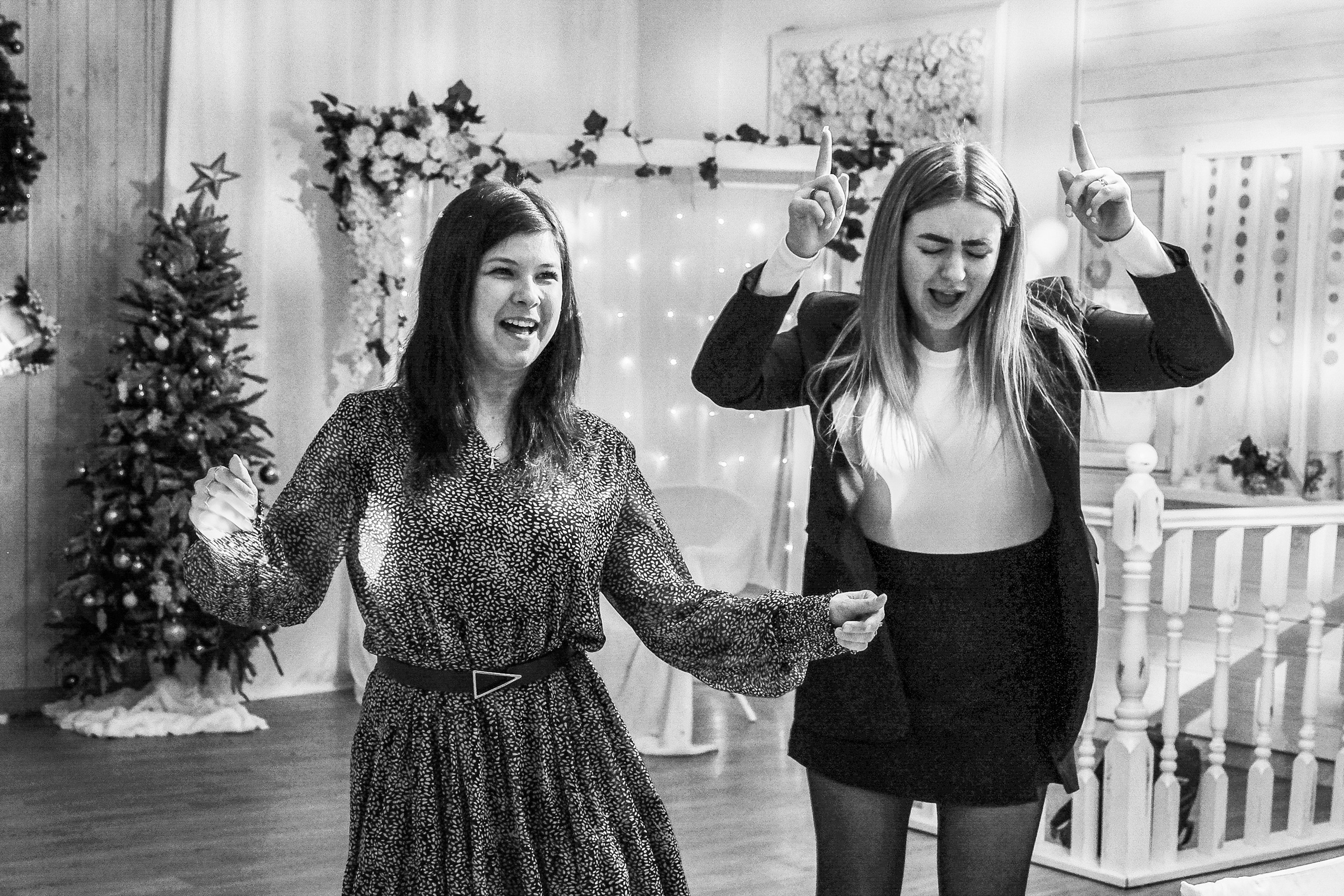 зажигательные танцы танцуют девчонки