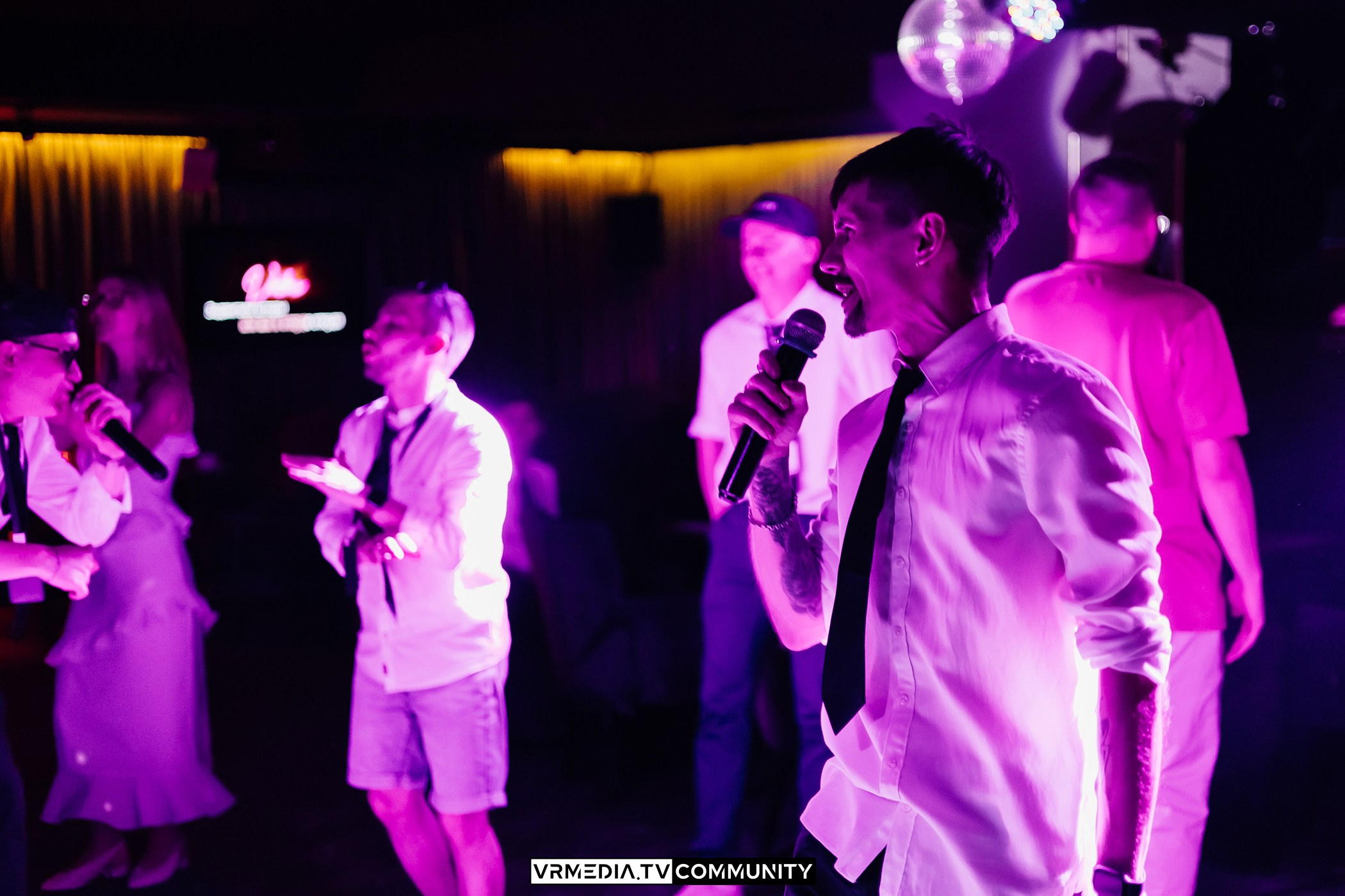 Караоке-бар «Volna»: День России