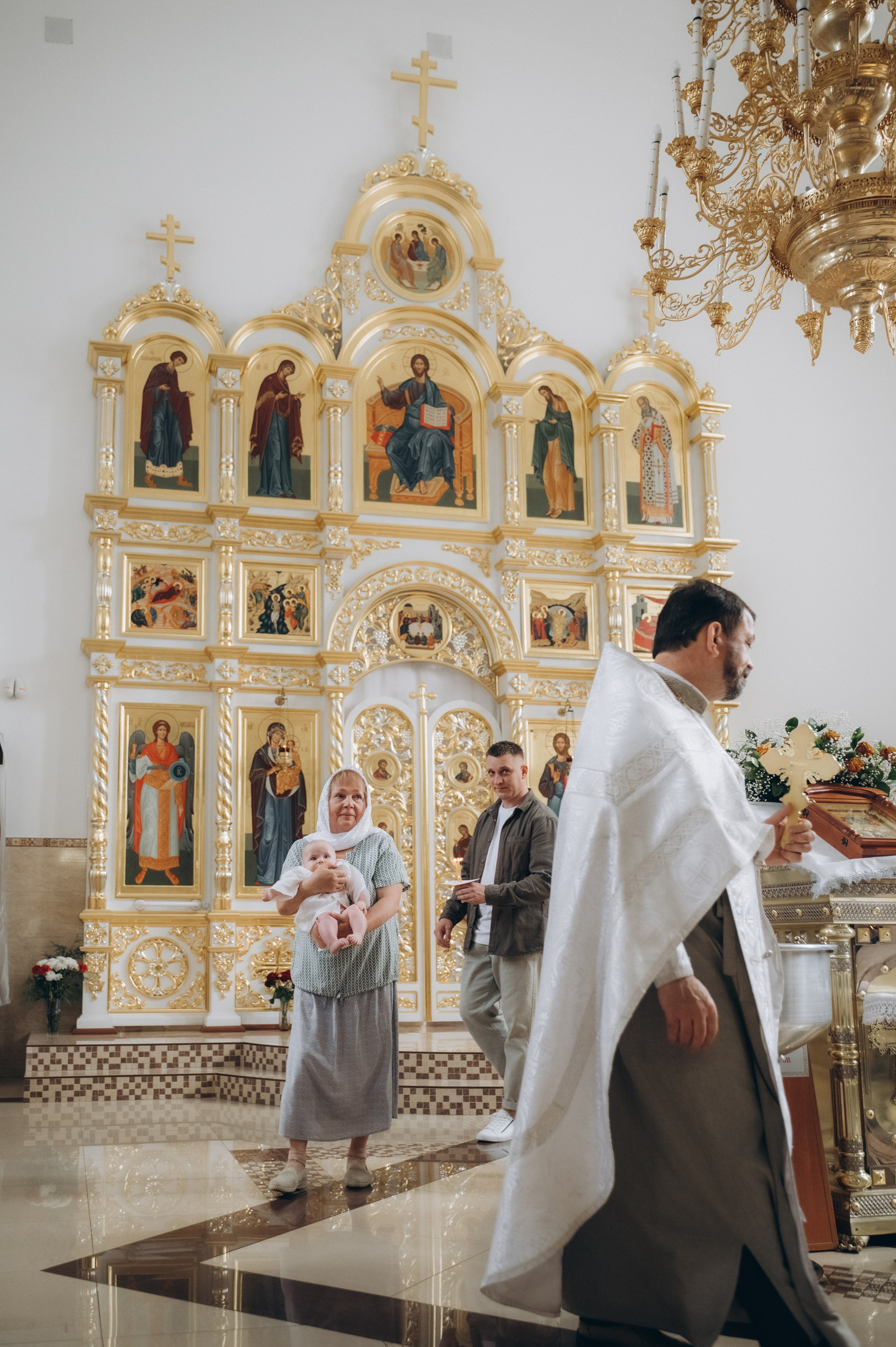 Крещение Корнелии (ХРАМ СВЯТИТЕЛЯ ЛУКИ КРЫМСКОГО). Семейный фотограф в Минске Дарья Дреко