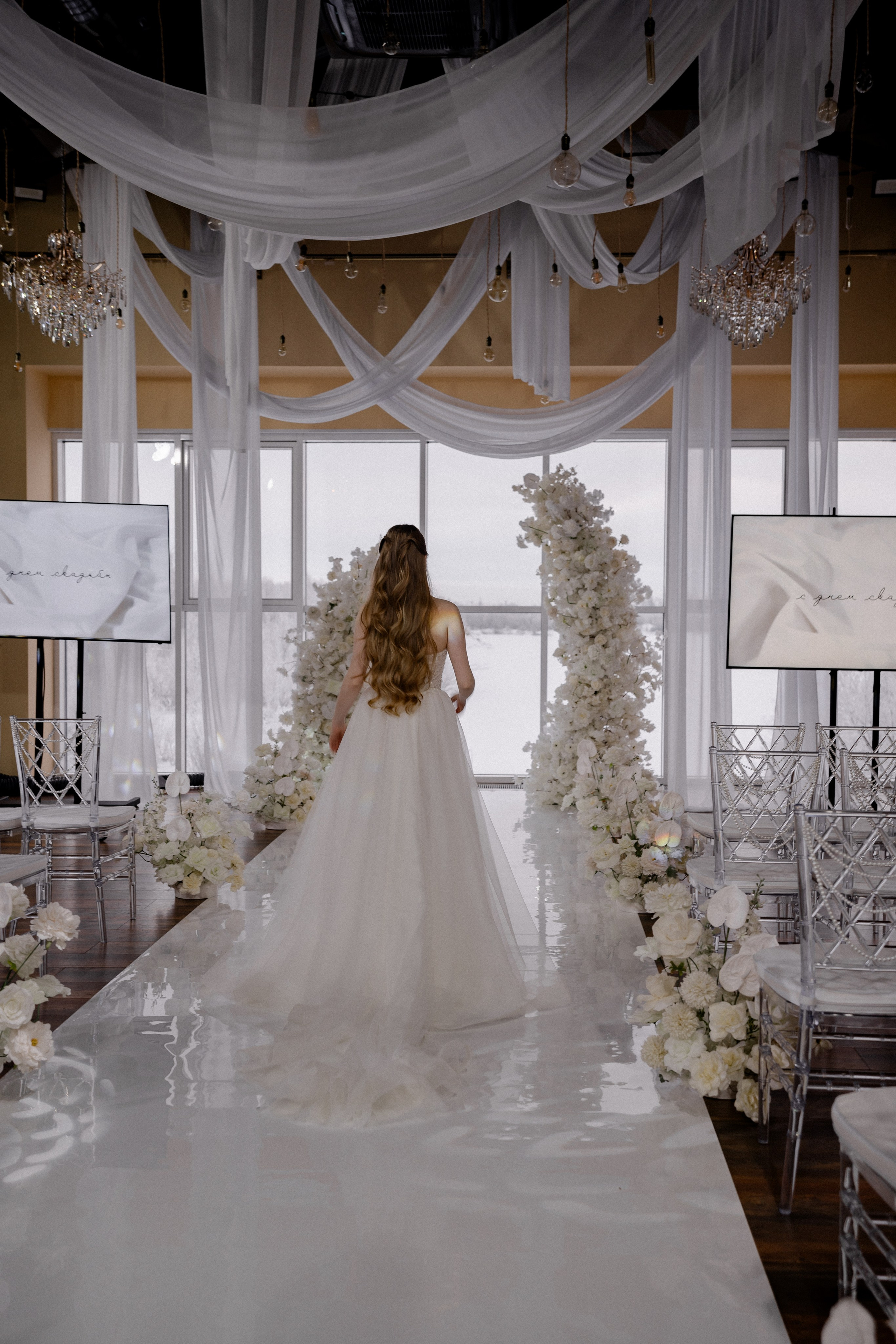 СВАДЕБНАЯ СЬЕМКА СБОРОВ В ОТЕЛЕ И ВЫЕЗД НА ЦЕРЕМОНИЮ (СНЯТО В СИБИРЕ В НИЖНЕВАРТОВСКЕ). Профессиональный фотограф, Санкт-Петербург — Виктория Богомолова