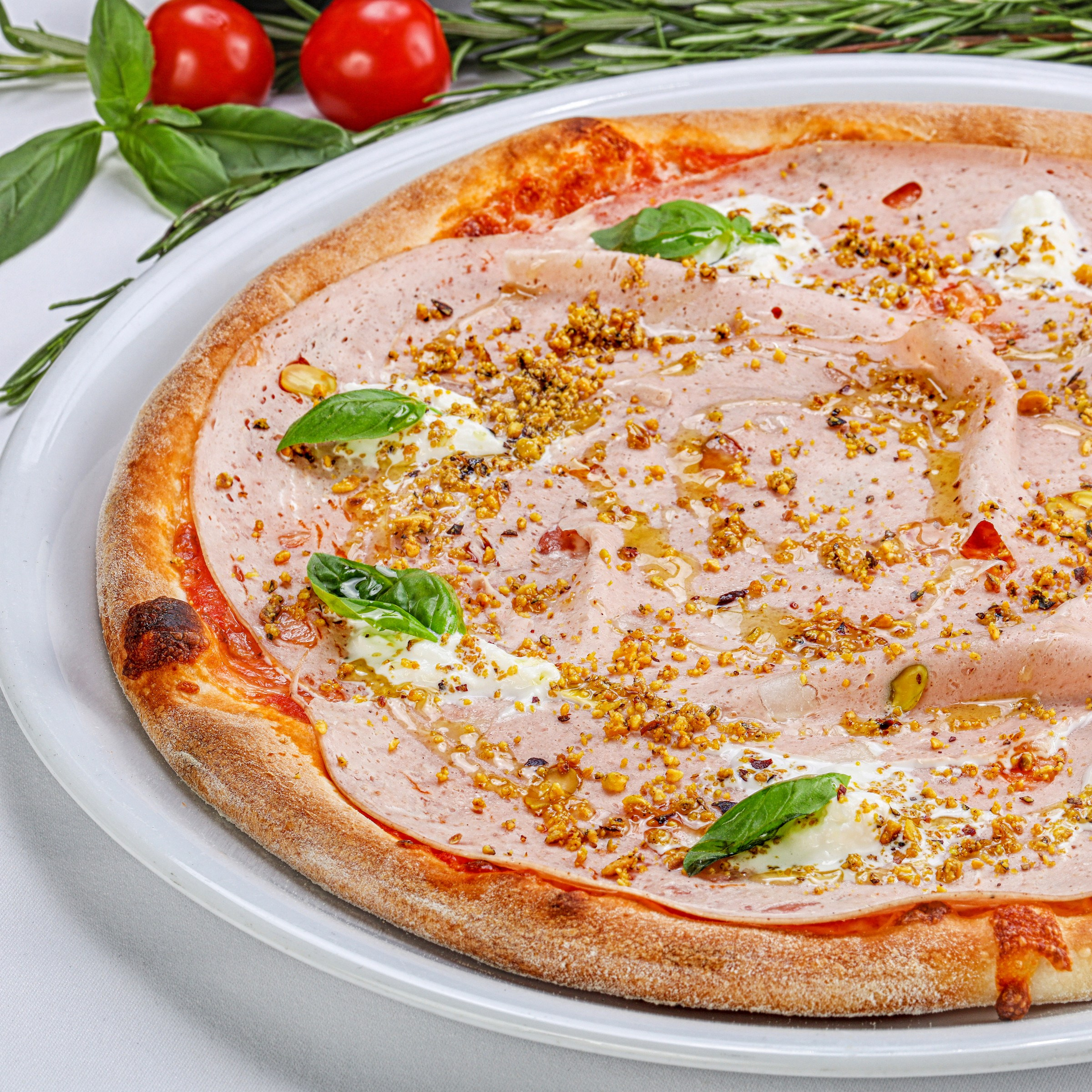 Фотосъемка пиццы. Заказ по тел.: +7 (906) 006-90-22. Фуд-фотограф Андрей Старостин — съемка еды в Москве. 9000 руб. в час