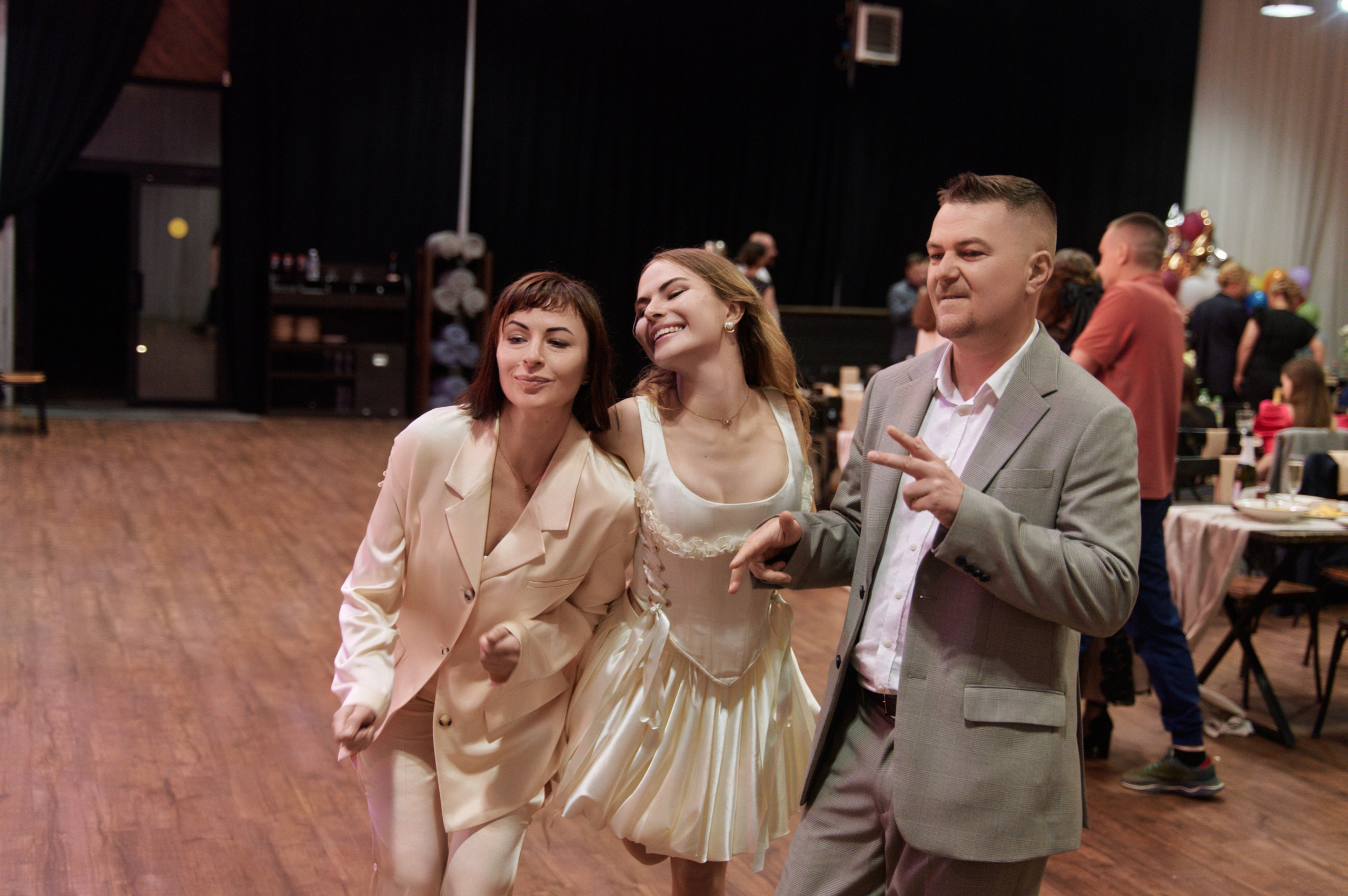 Выпускной 17 Школа 2024. Свадебный фотограф во Владивостоке Гарагуля Игорь